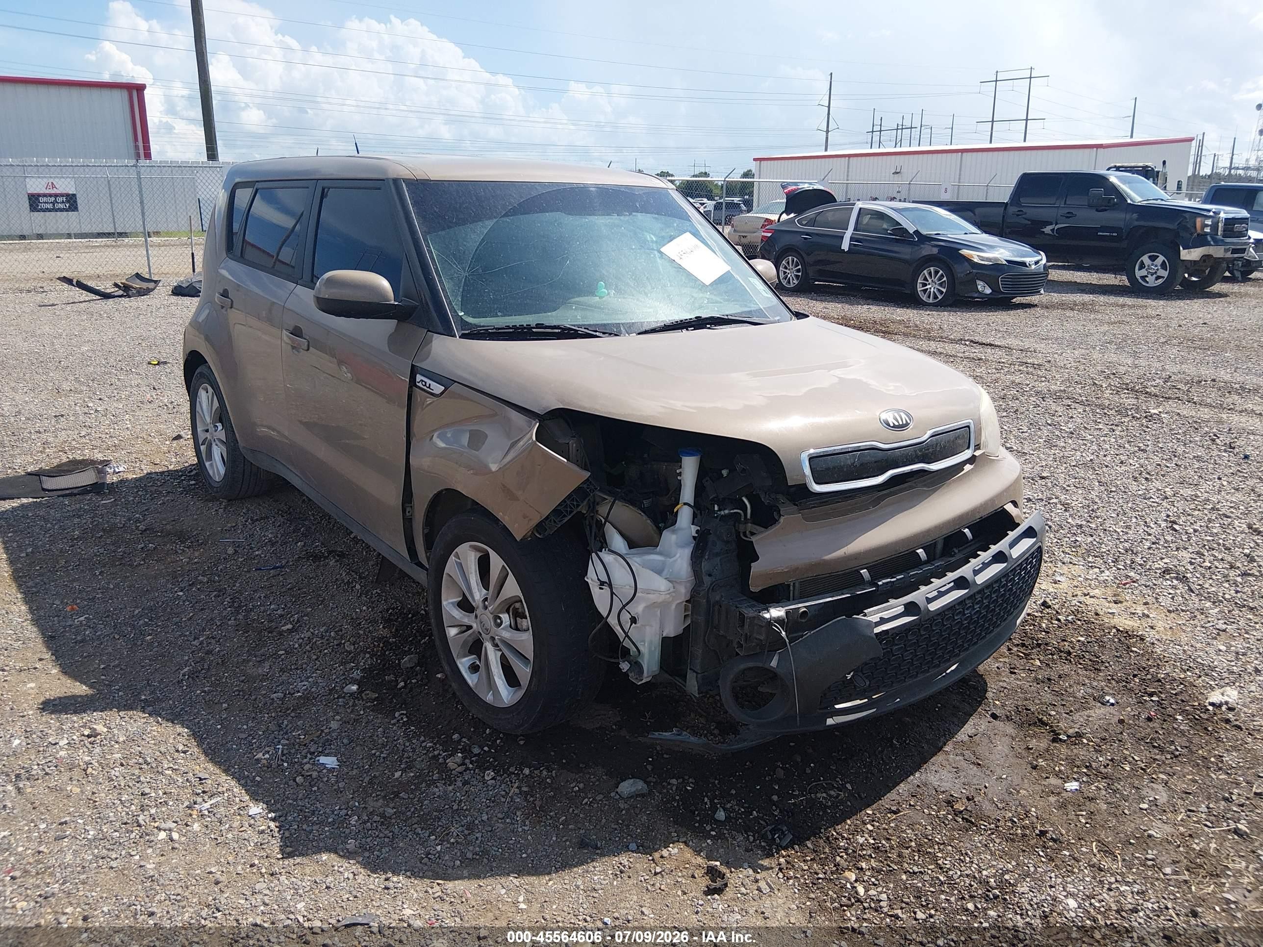 2015 Kia Soul +, VIN KNDJP3A58F7172367 — Front end