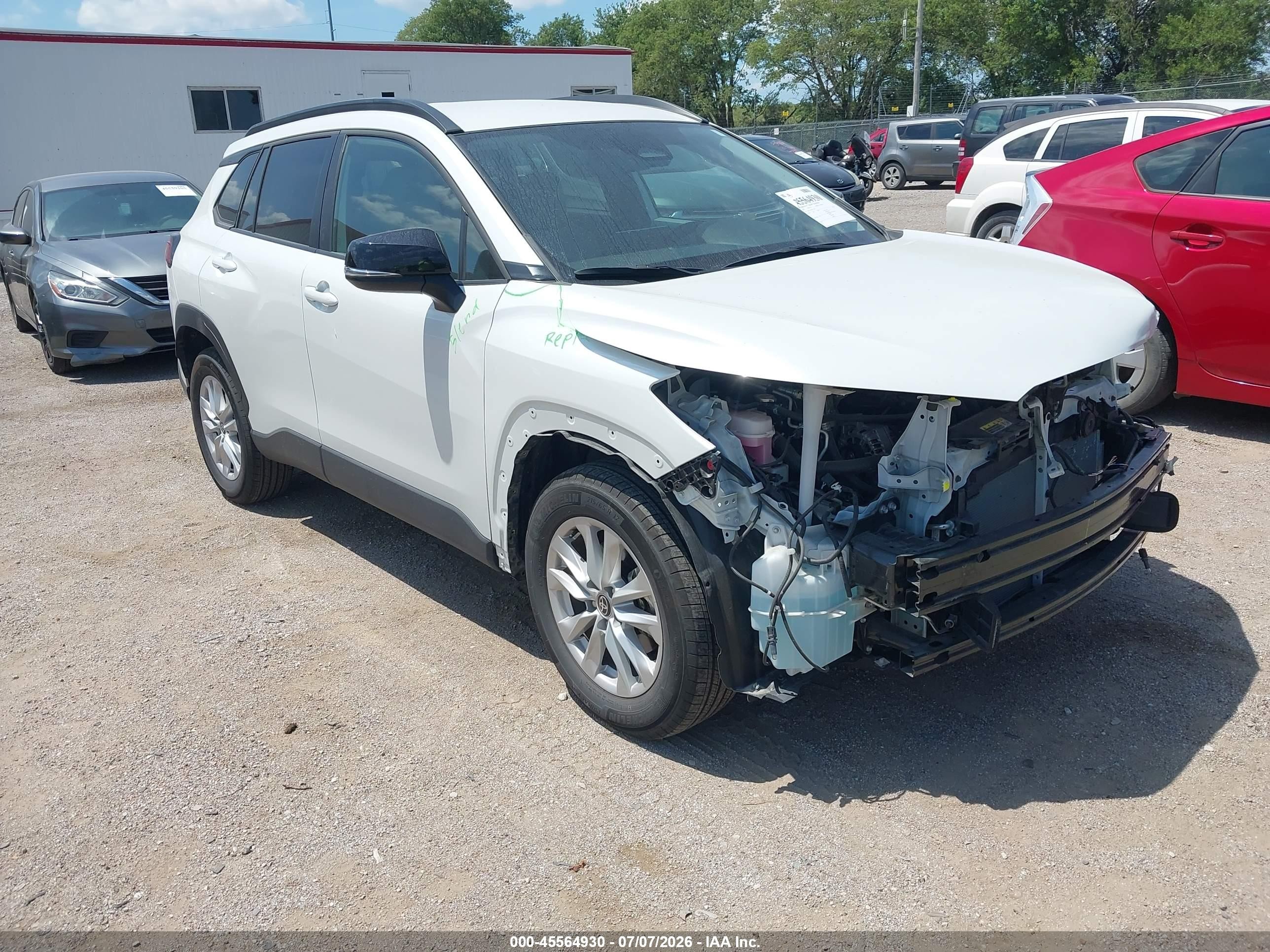 2025 Toyota Corolla Cross LE, VIN 7MUCAABG4SV131030 — Front end