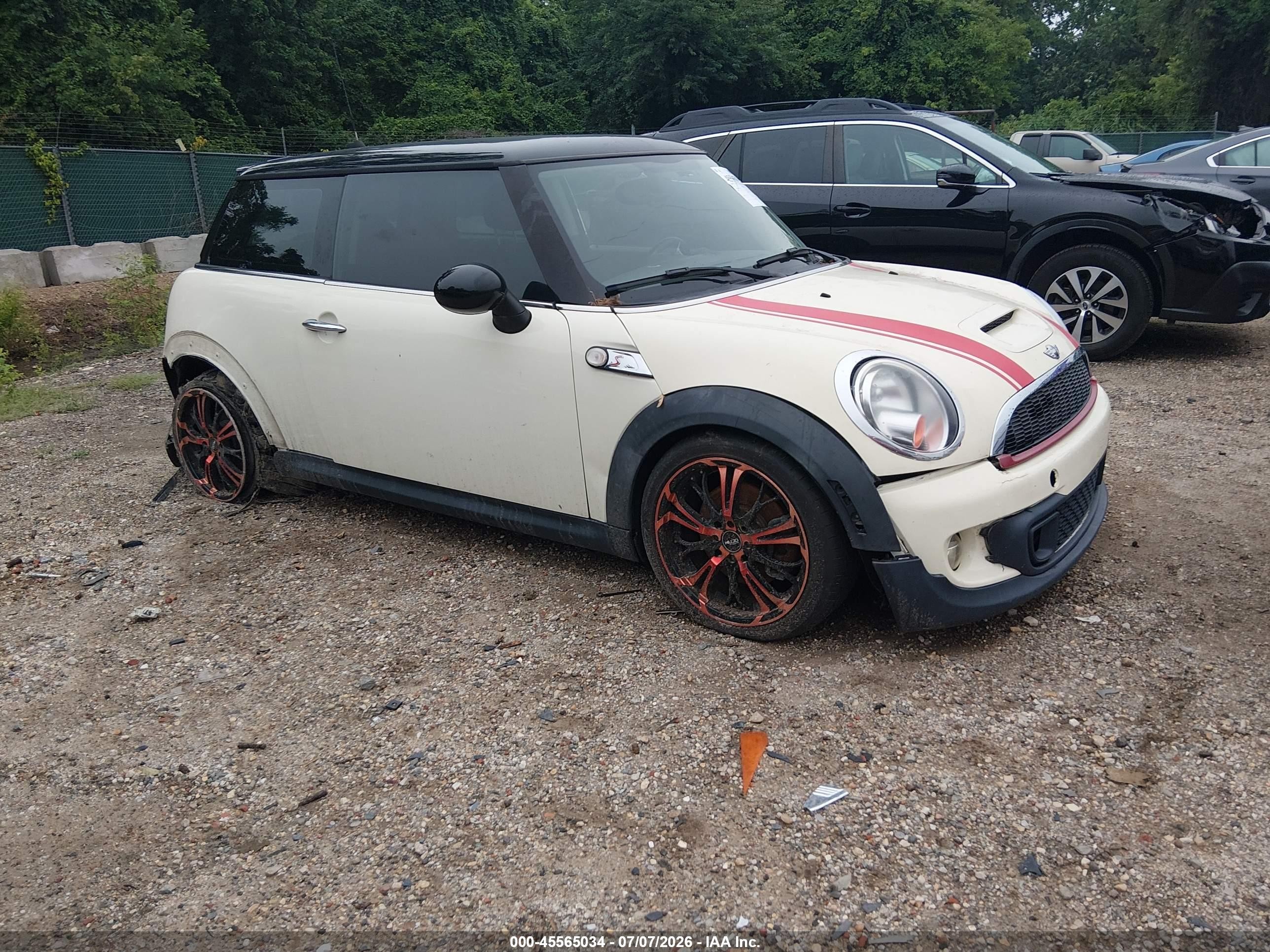 2013 MINI Hardtop S, VIN WMWSV3C55DT395989 — Normal wear