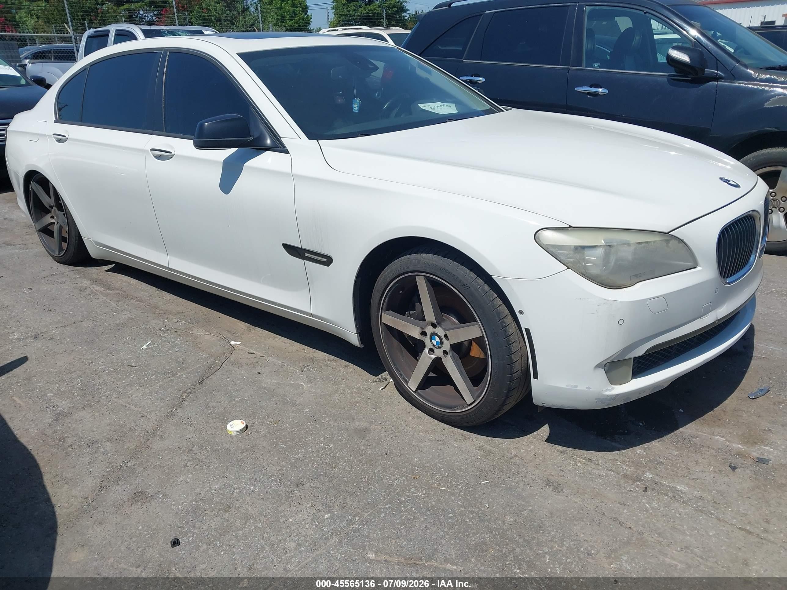 2012 BMW 7 Series 750Li, VIN WBAKB8C50CDX20417 — Normal wear