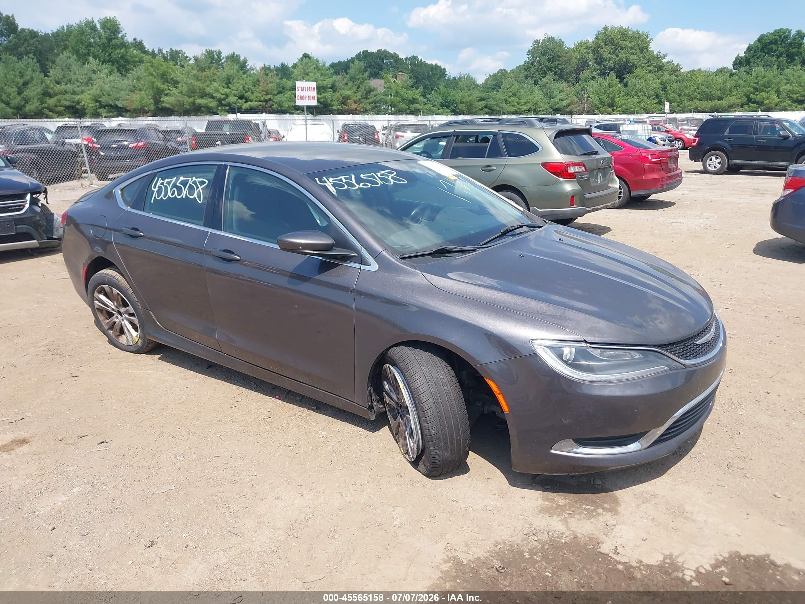 2017 Chrysler 200 Limited Platinum, VIN 1C3CCCAB2HN511766 — Бок