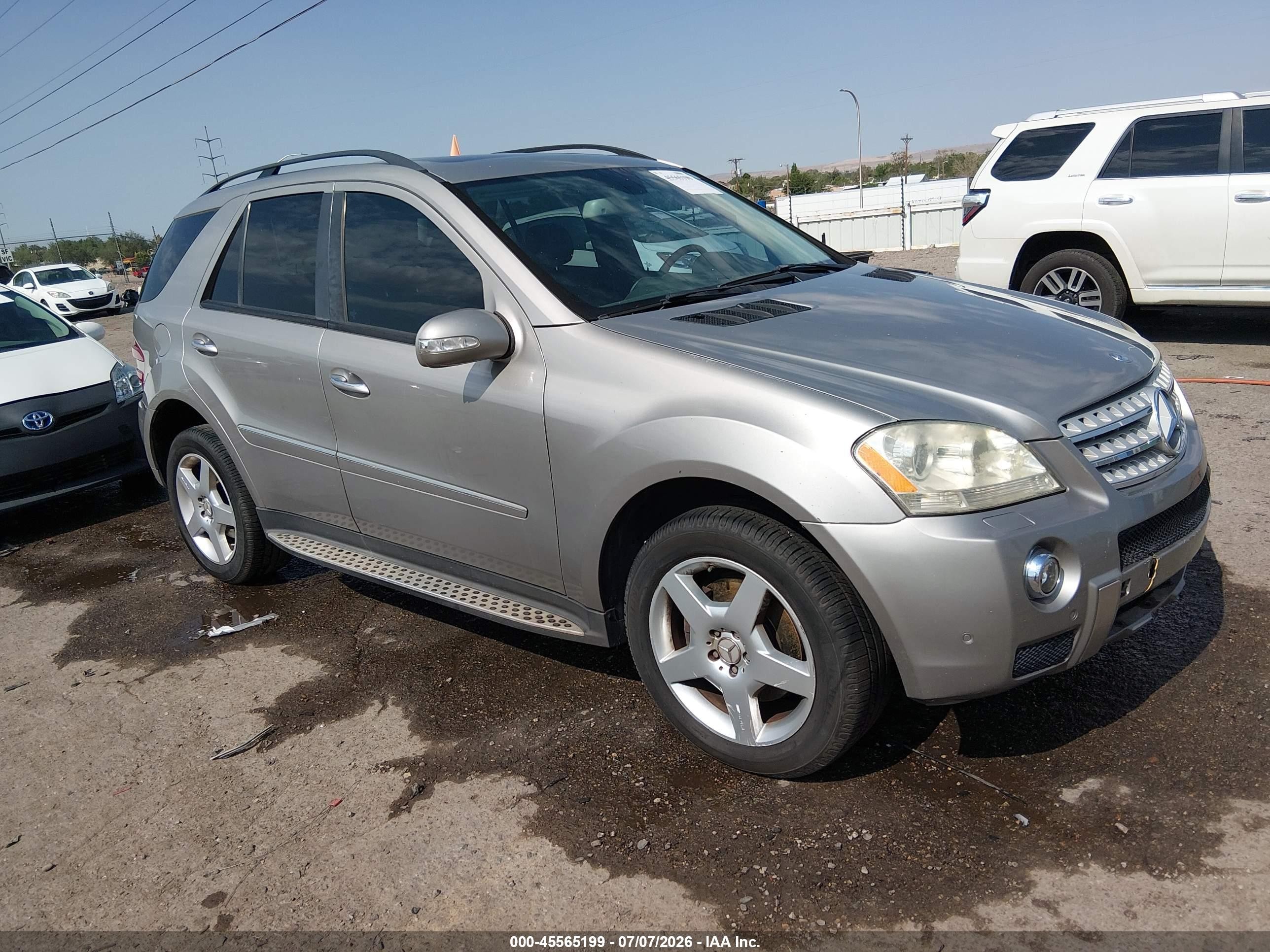 2008 Mercedes-Benz M 550, VIN 4JGBB72E18A344684 — Normal wear
