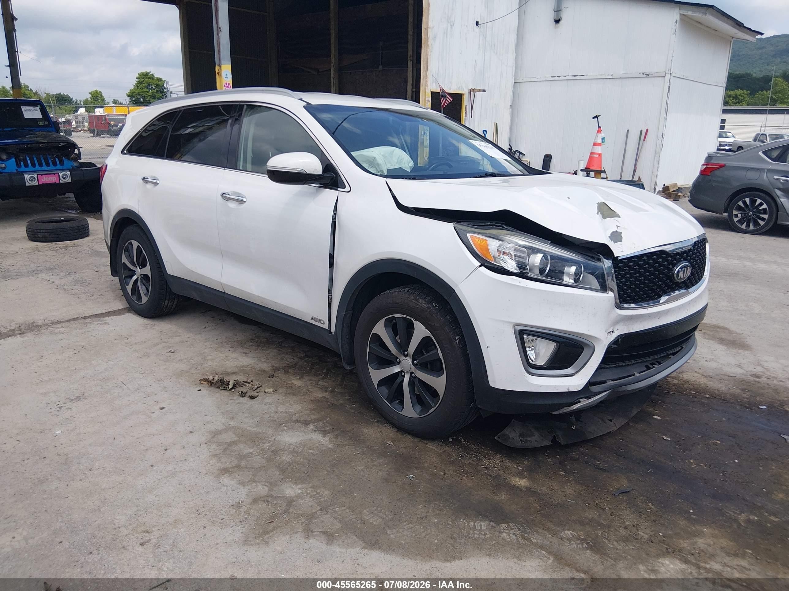 2016 Kia Sorento EX, VIN 5XYPHDA10GG023353 — Front end
