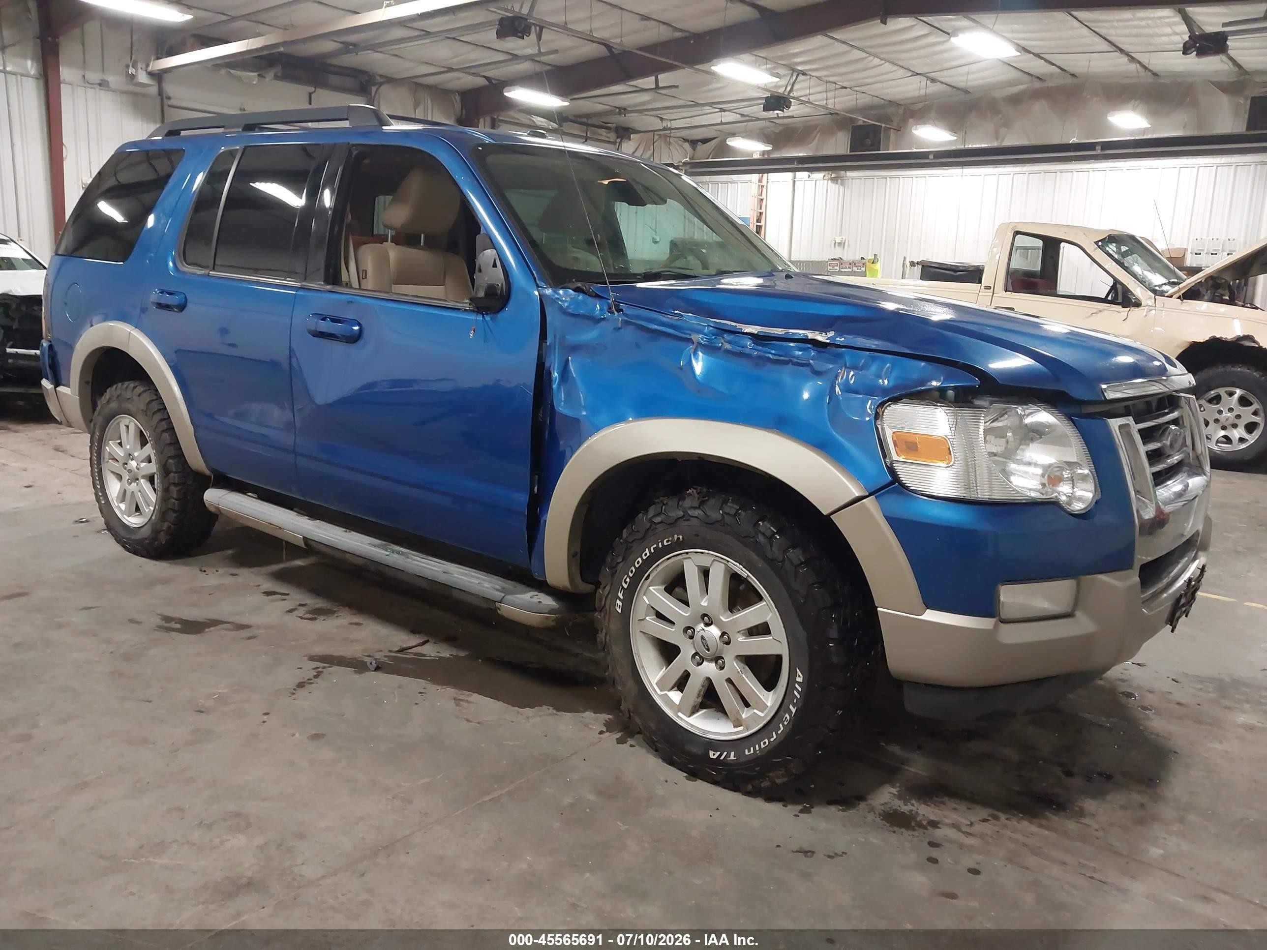 2010 Ford Explorer Eddie Bauer, VIN 1FMEU7EEXAUA39787 — Перед