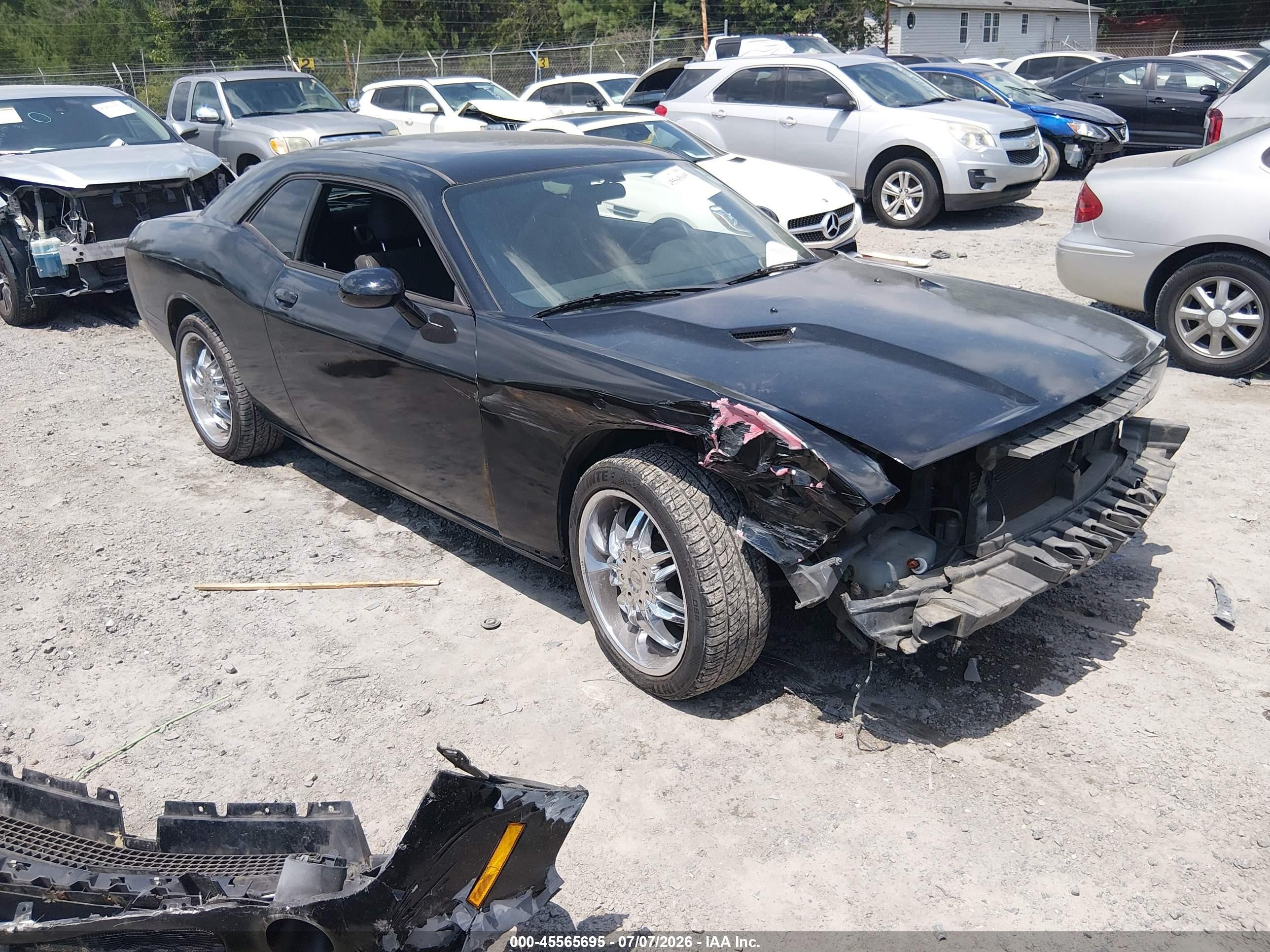 2012 Dodge Challenger SXT, VIN 2C3CDYAG1CH254672 — Front end