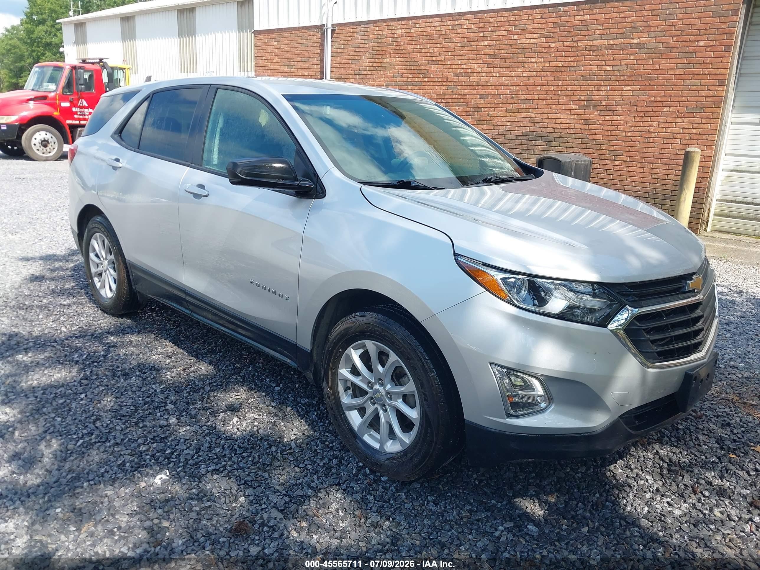 2020 Chevrolet Equinox LS, VIN 3GNAXSEV3LS673059 — Normal wear