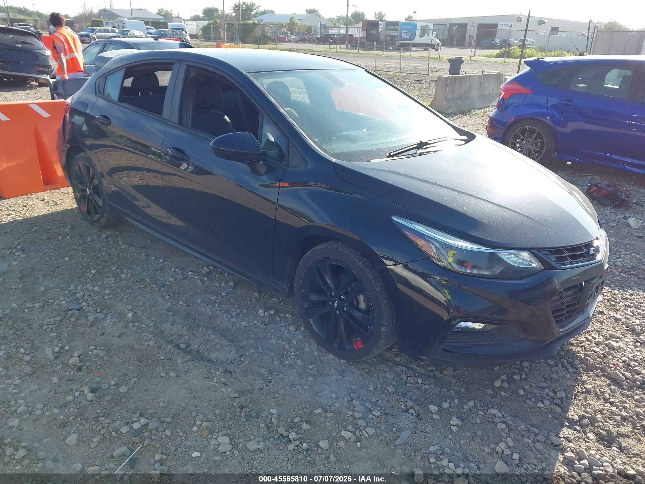 2017 Chevrolet Cruze LT, VIN 3G1BE6SM5HS616562 — Rear end