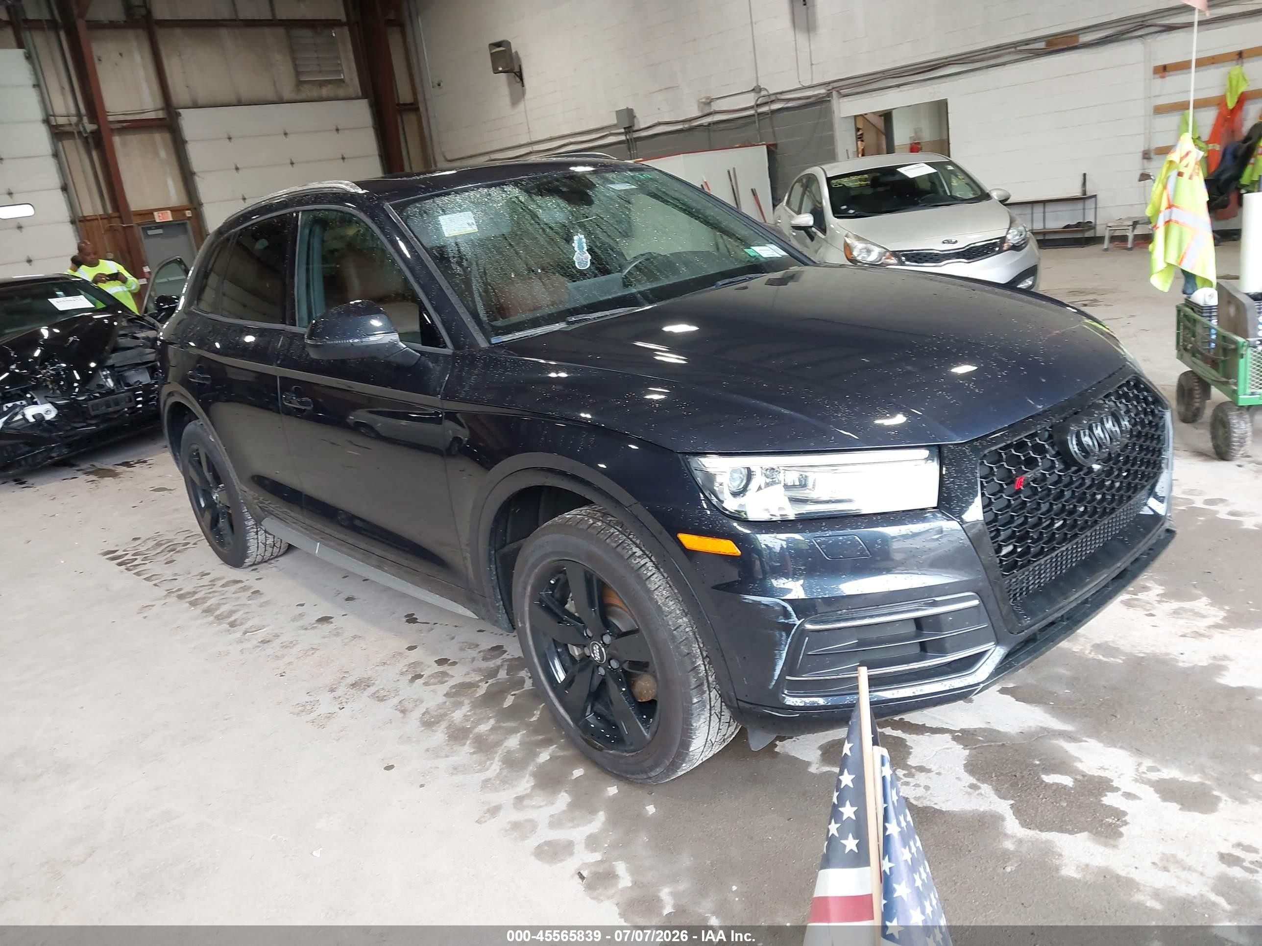 2018 Audi Q5 Premium, VIN WA1ANAFY6J2220509 — Rear end