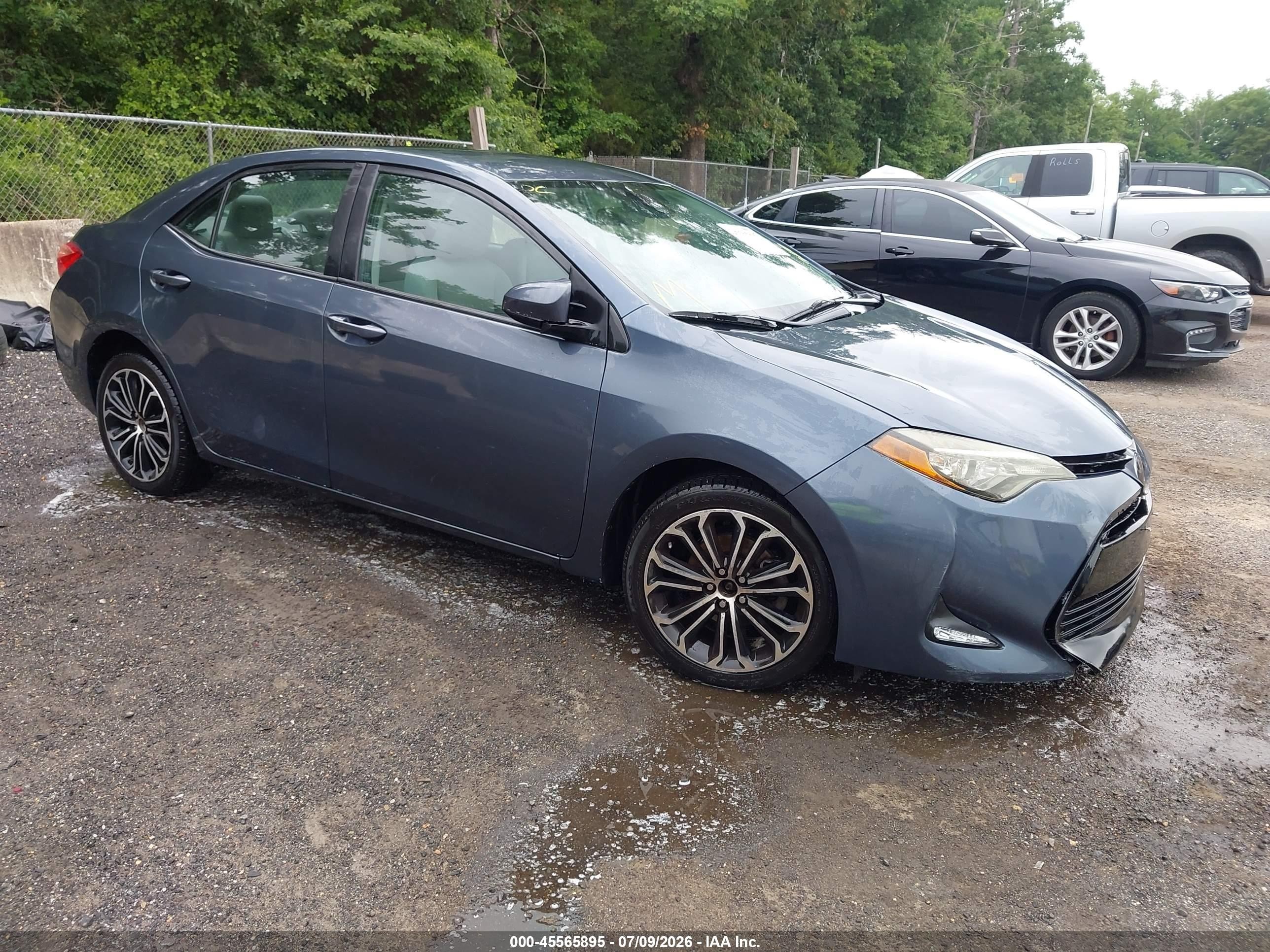 2018 Toyota Corolla LE, VIN 2T1BURHE1JC087335 — Front end