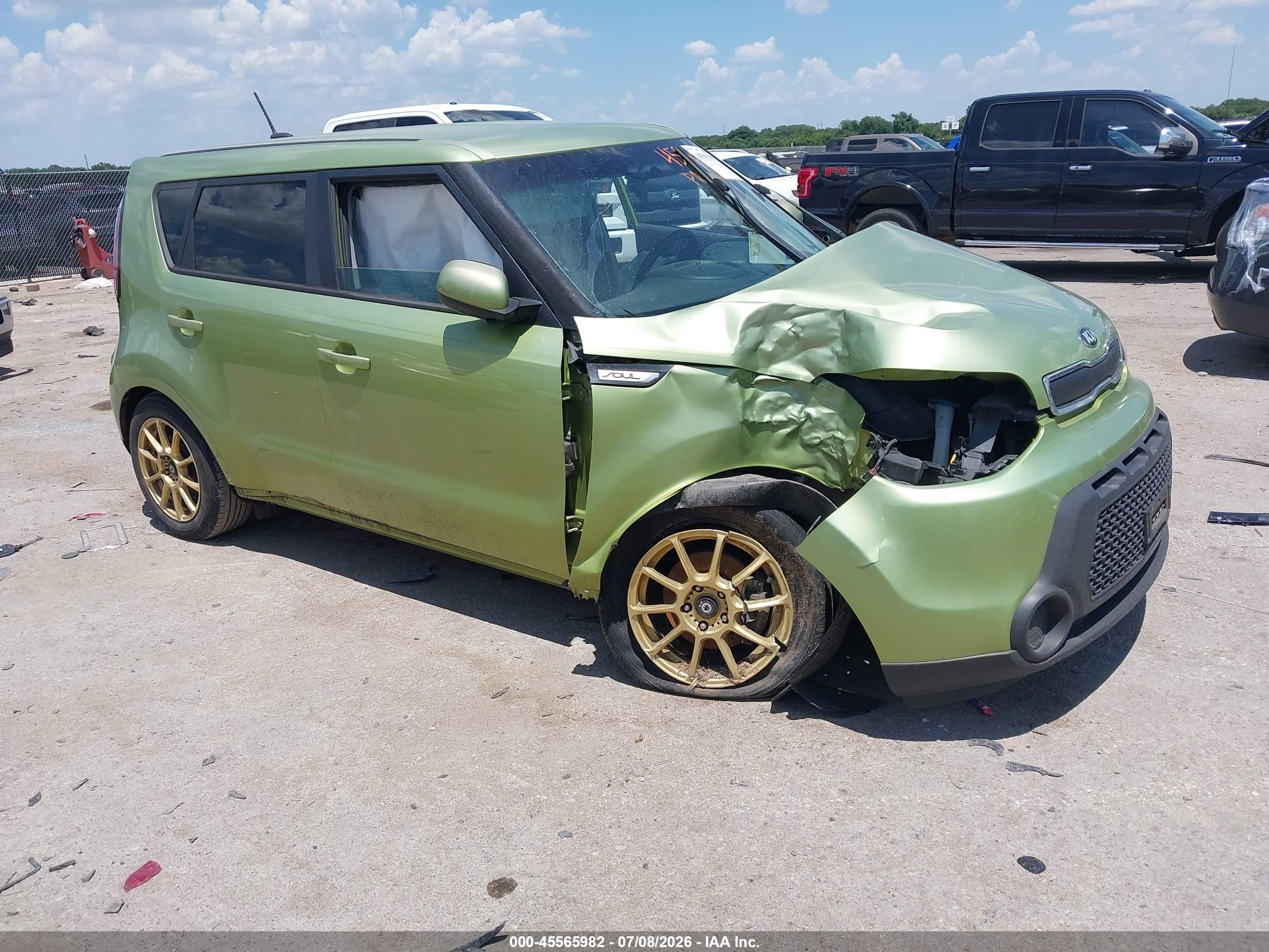 2016 Kia Soul, VIN KNDJN2A26G7844238 — Front end