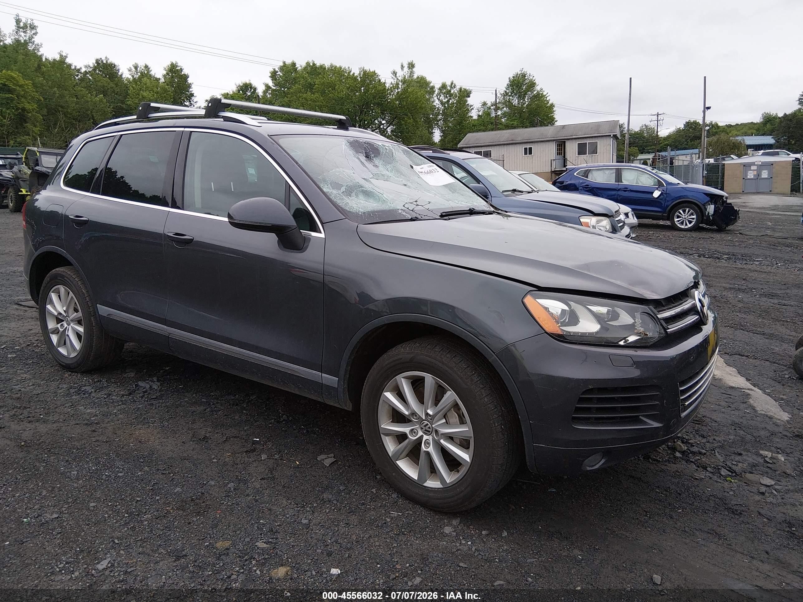 2014 Volkswagen Touareg Sport, VIN WVGEF9BP7ED001192 — Storm