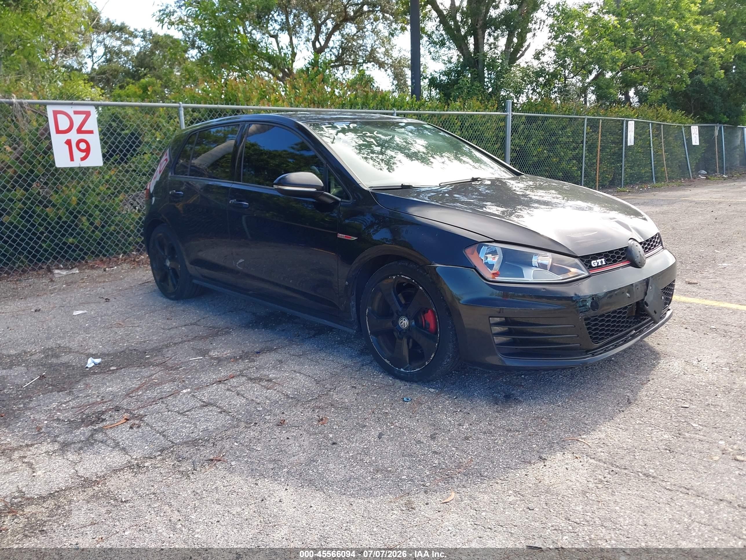 2017 Volkswagen Golf GTI S, VIN 3VW4T7AU9HM010678 — Front end