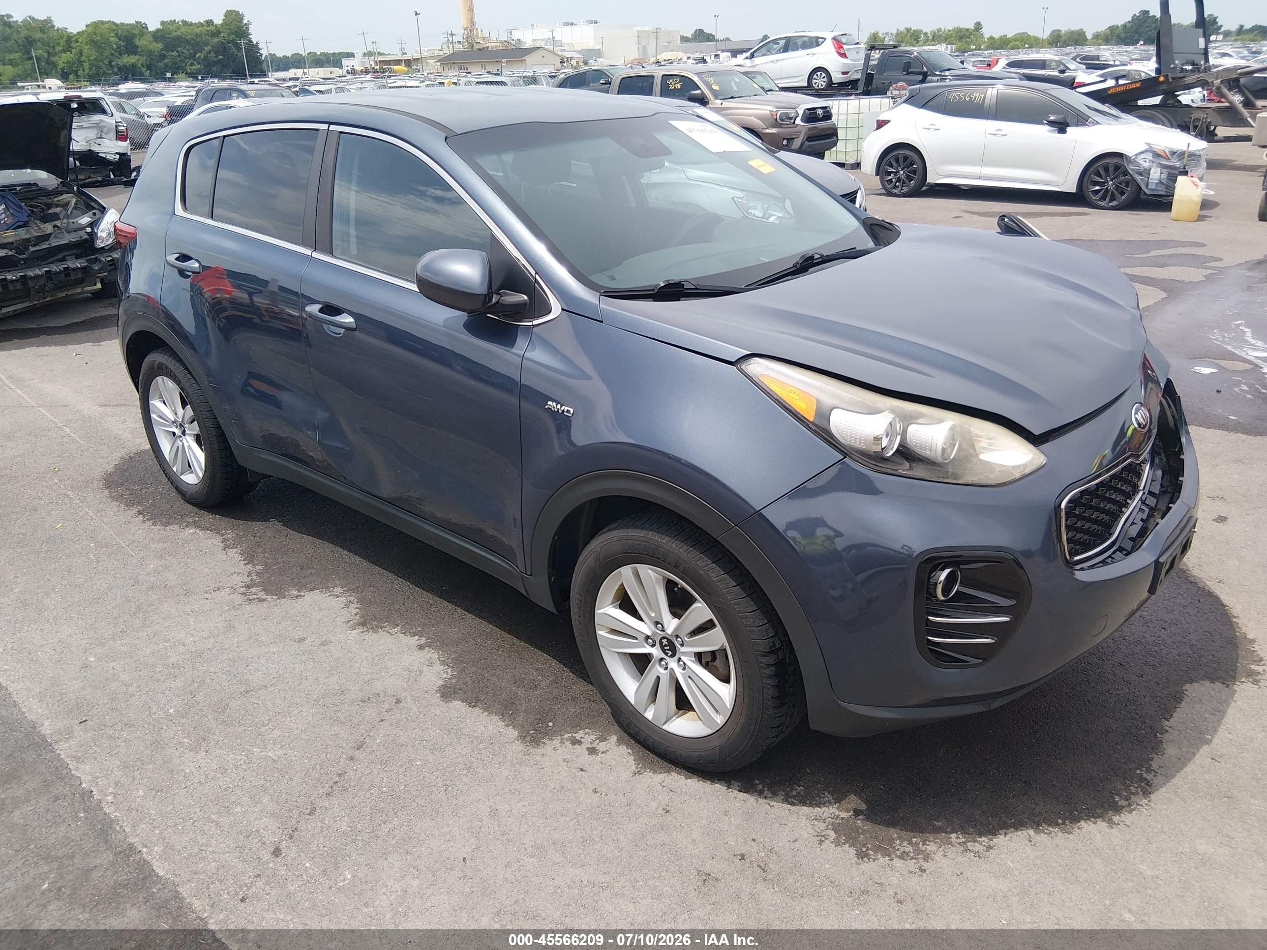 2017 Kia Sportage LX, VIN KNDPMCAC3H7033008 — Front end