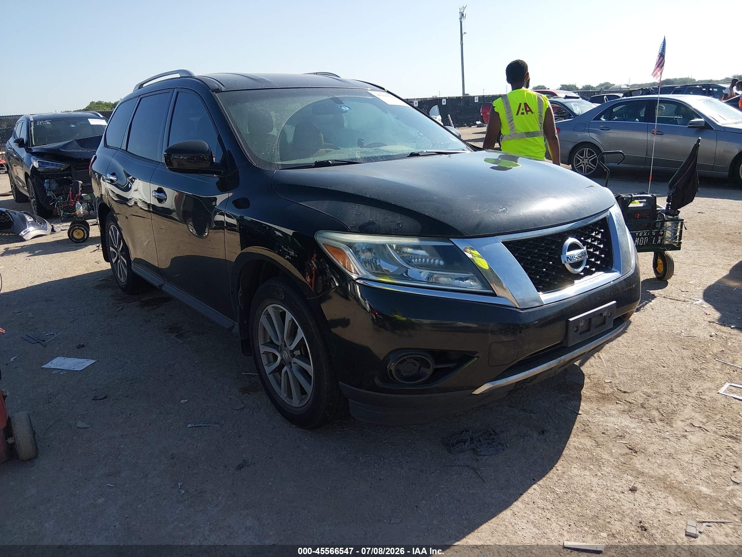2014 Nissan Pathfinder S, VIN 5N1AR2MN7EC652983 — Бок