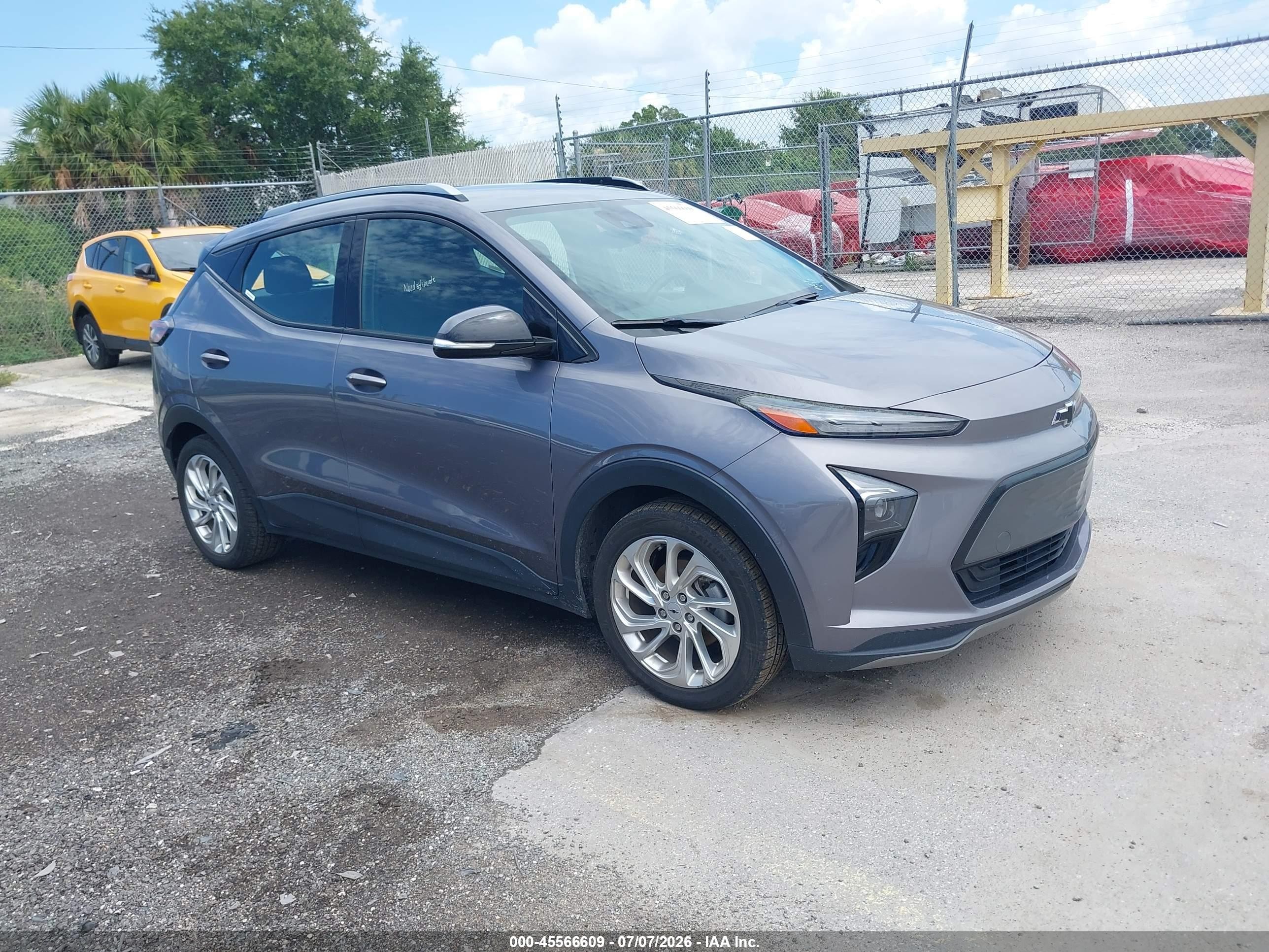2023 Chevrolet Bolt EUV LT, VIN 1G1FY6S06P4165873 — Front end