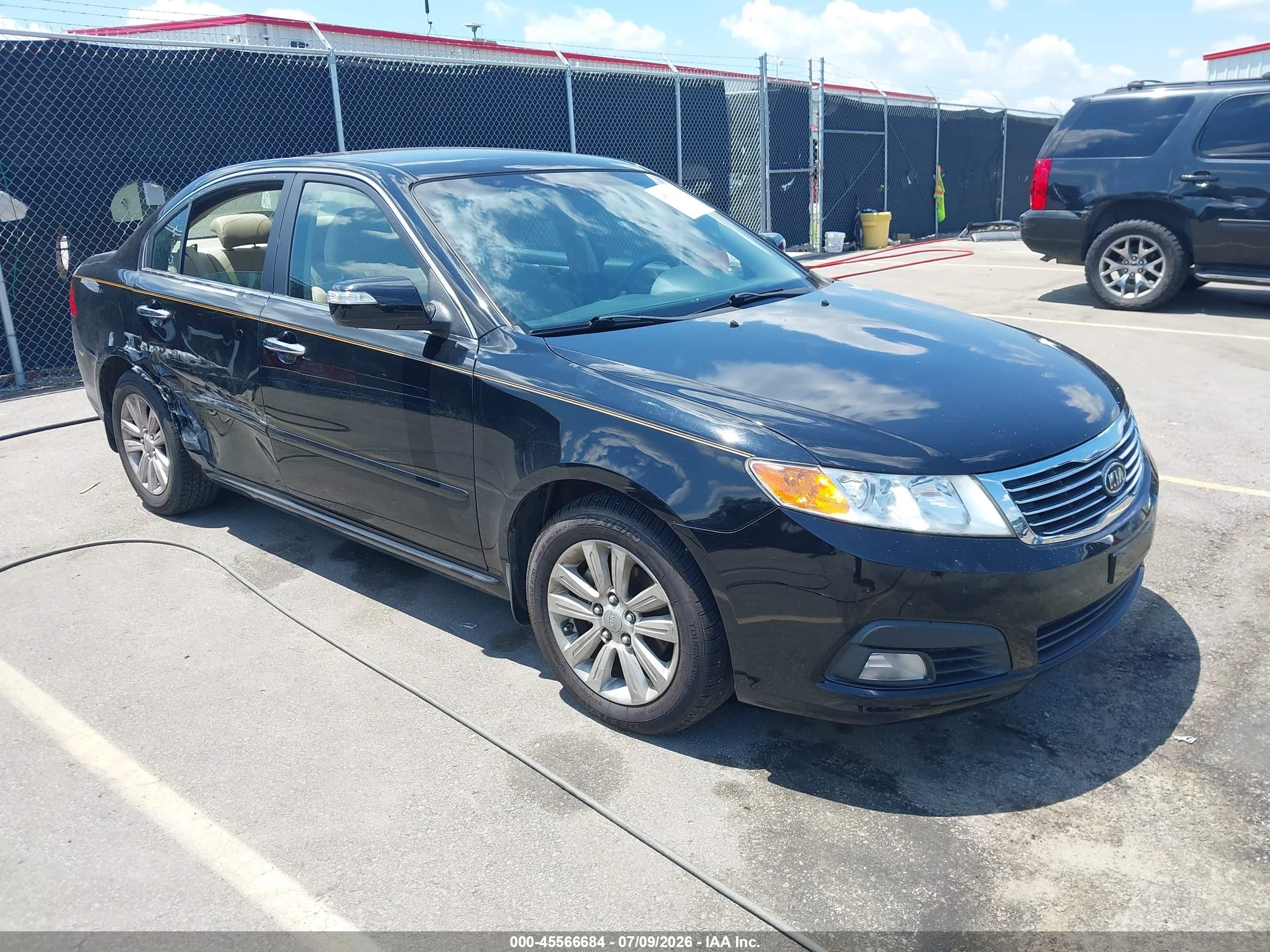 2010 Kia Optima EX, VIN KNAGH4A41A5435479 — Бок
