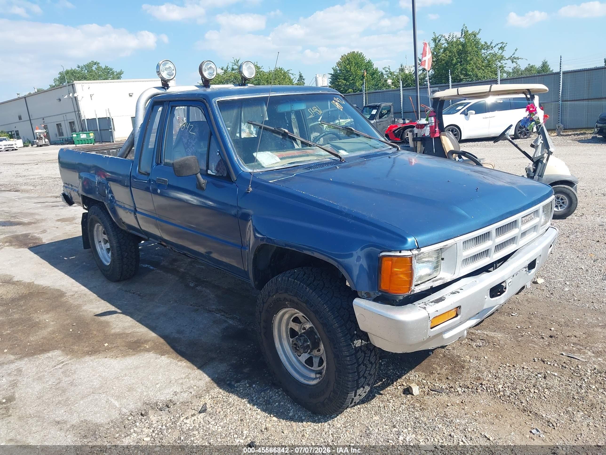 1985 Toyota Pickup, VIN JT4RN66D2F5085313 — Normal wear