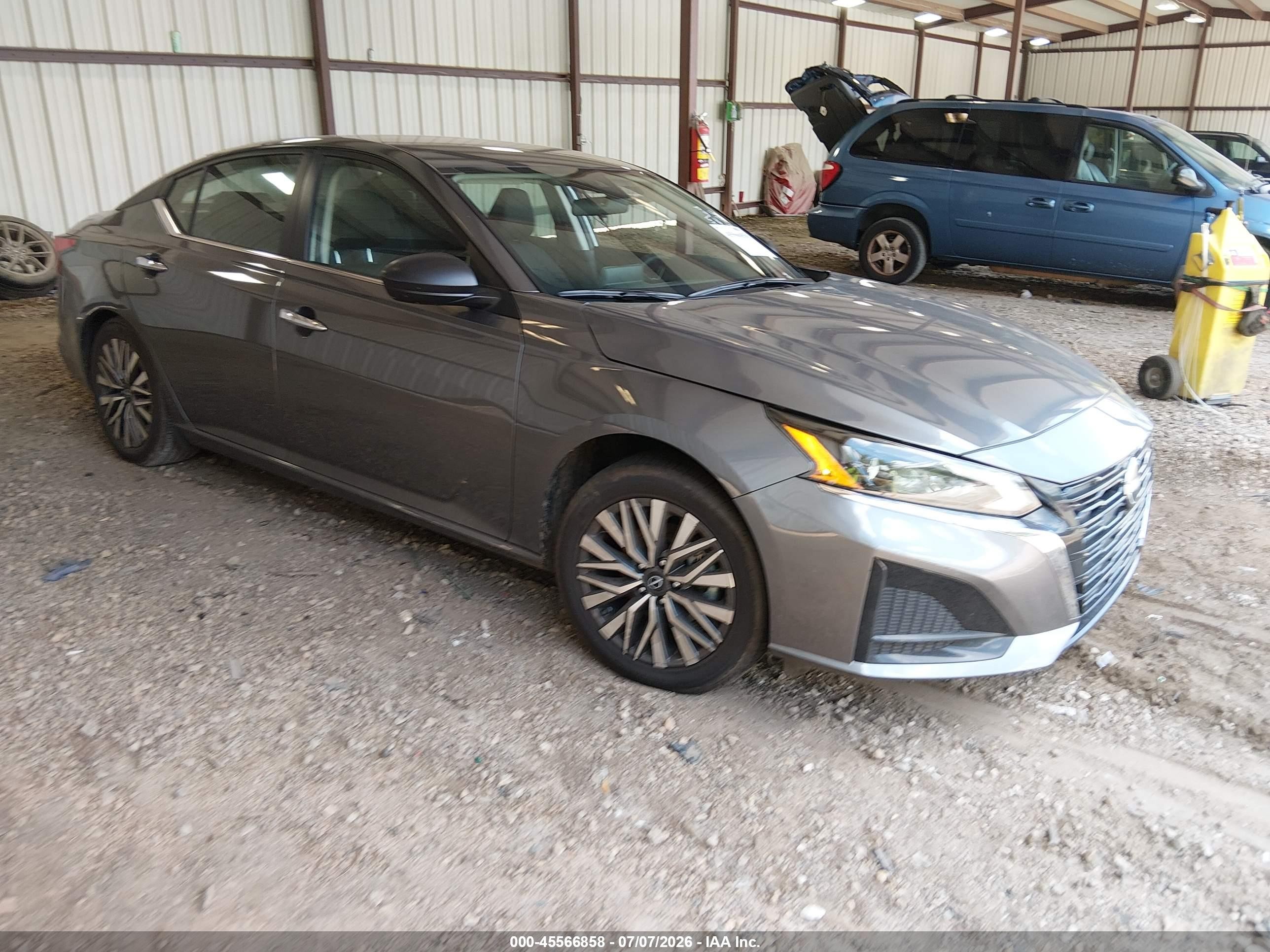 2024 Nissan Altima SV, VIN 1N4BL4DV2RN351365 — Side