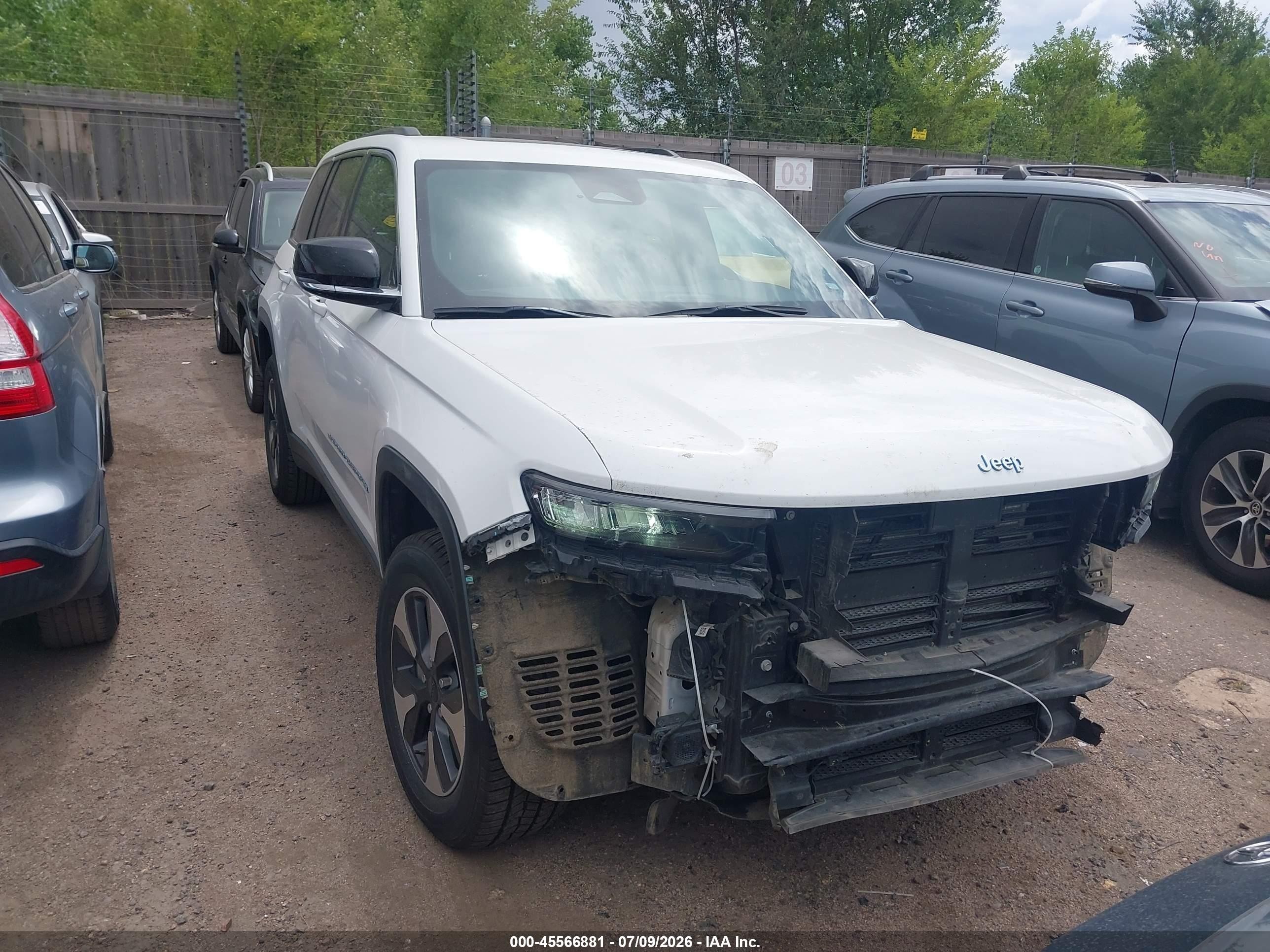 2024 Jeep Grand Cherokee, VIN 1C4RJYB66RC122457 — Front end