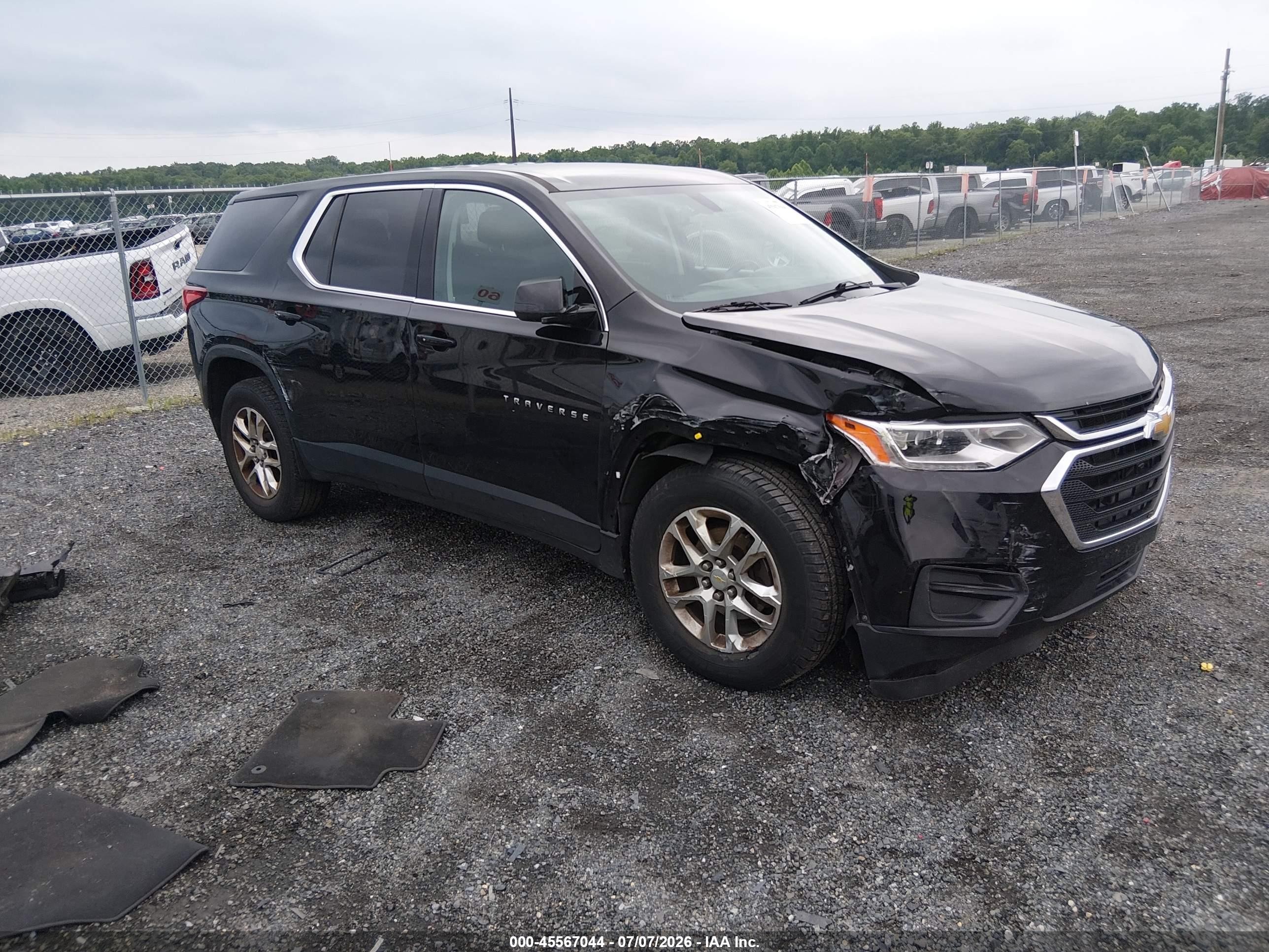 2020 Chevrolet Traverse LS, VIN 1GNERFKW3LJ271446 — Front end