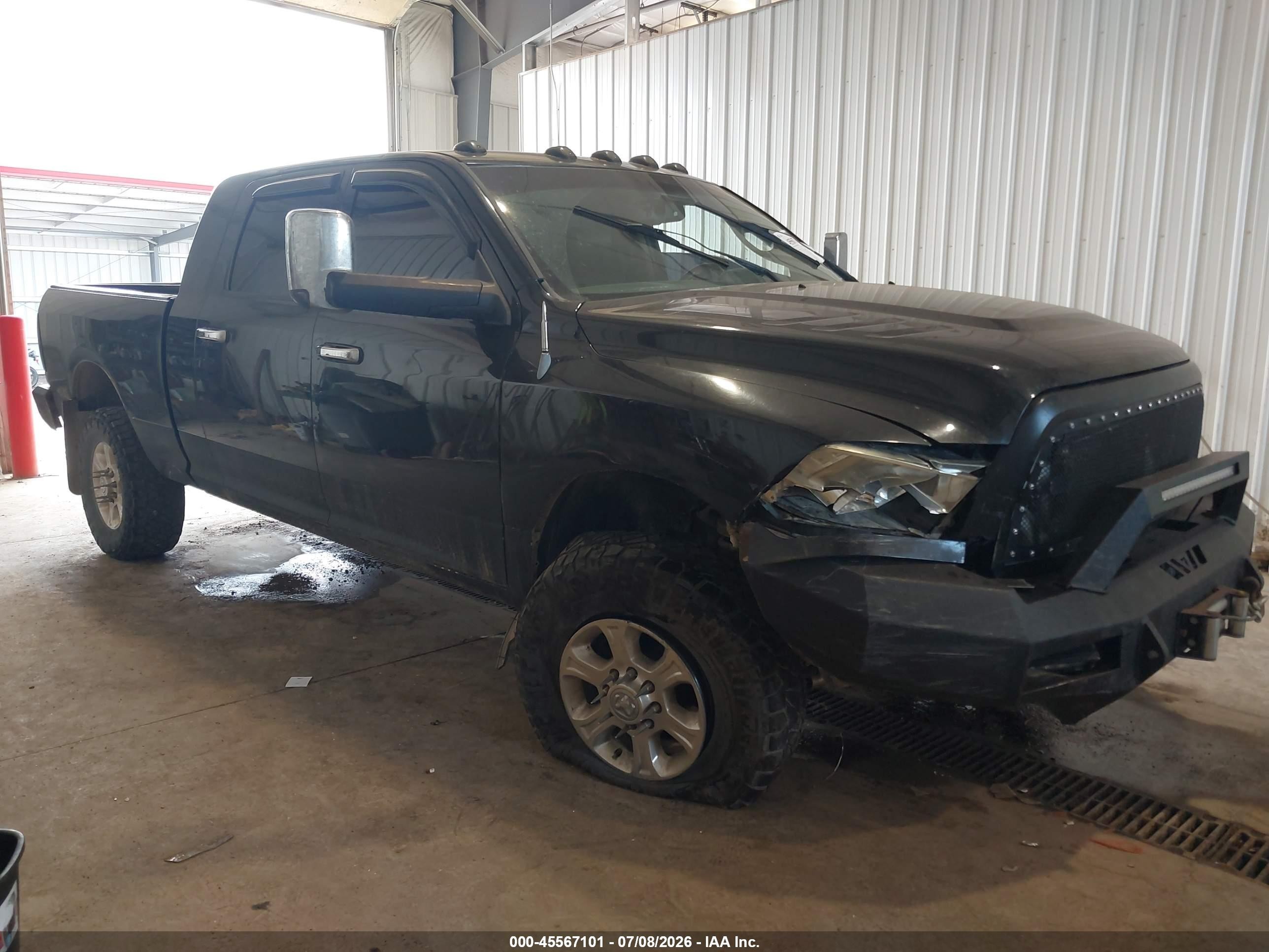 2011 Ram 2500 Laramie, VIN 3D7UT2HL4BG534433 — Перед