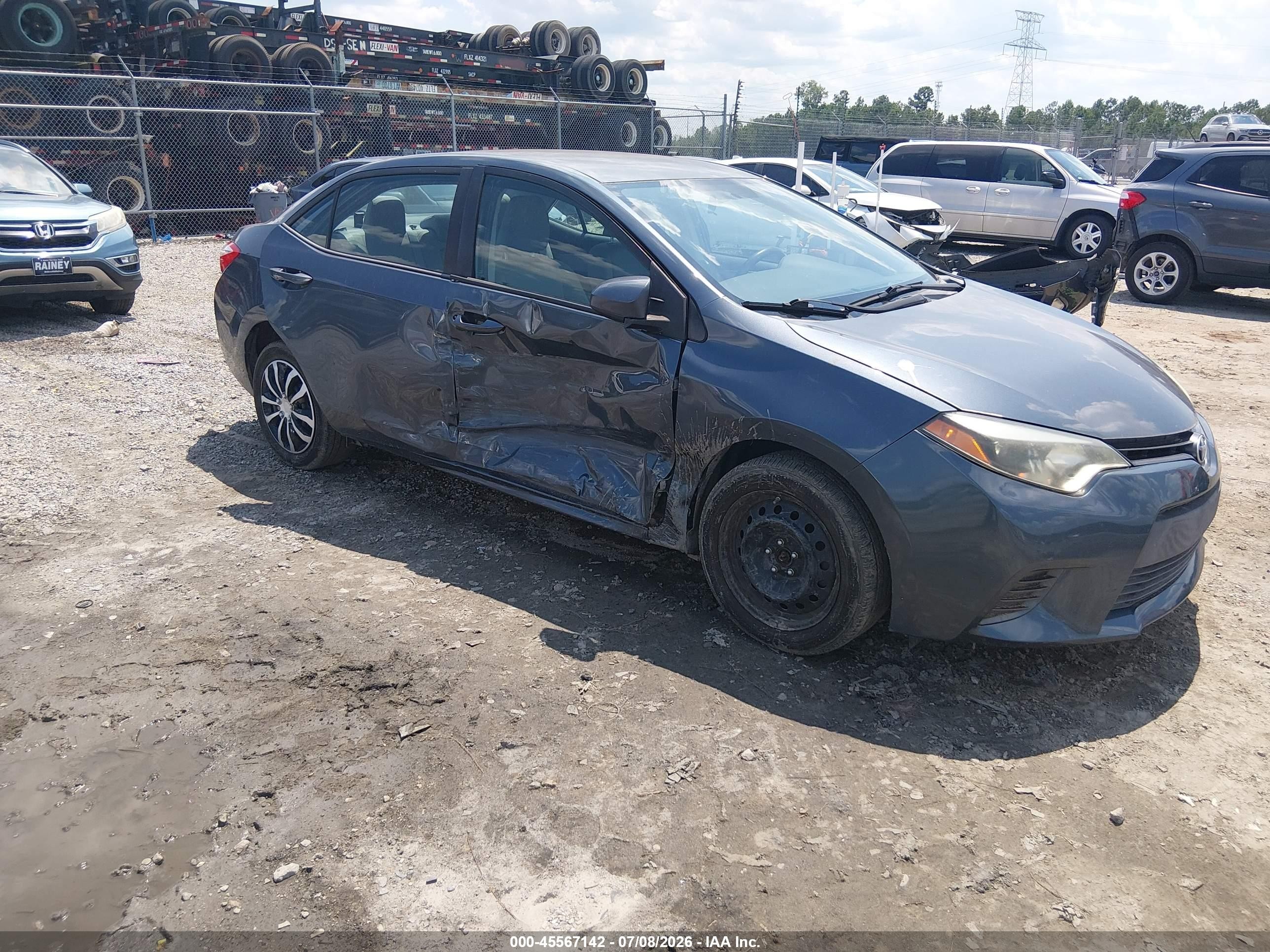 2015 Toyota Corolla LE, VIN 2T1BURHE7FC481218 — Side