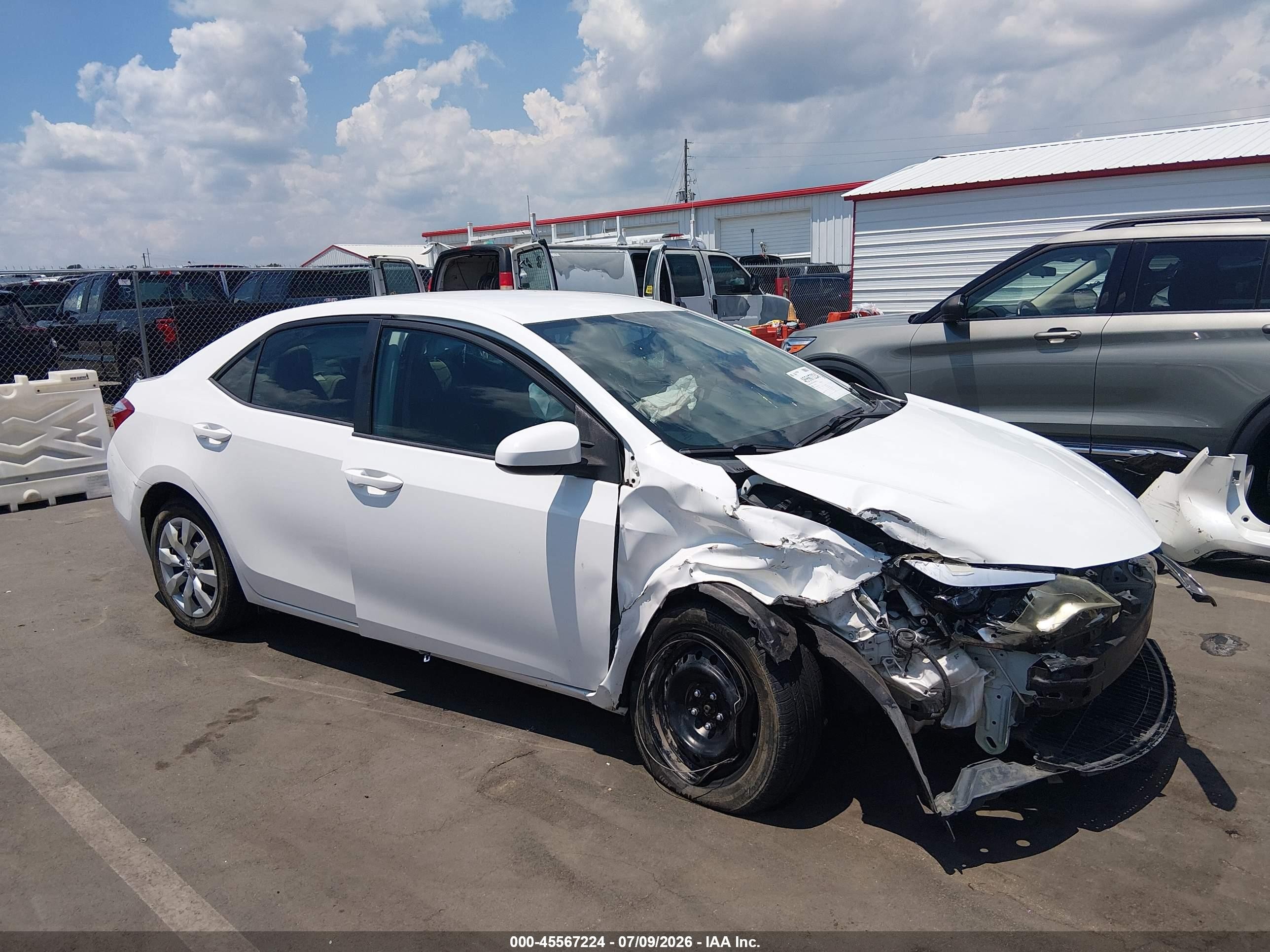 2016 Toyota Corolla L, VIN 2T1BURHE8GC651474 — Front end