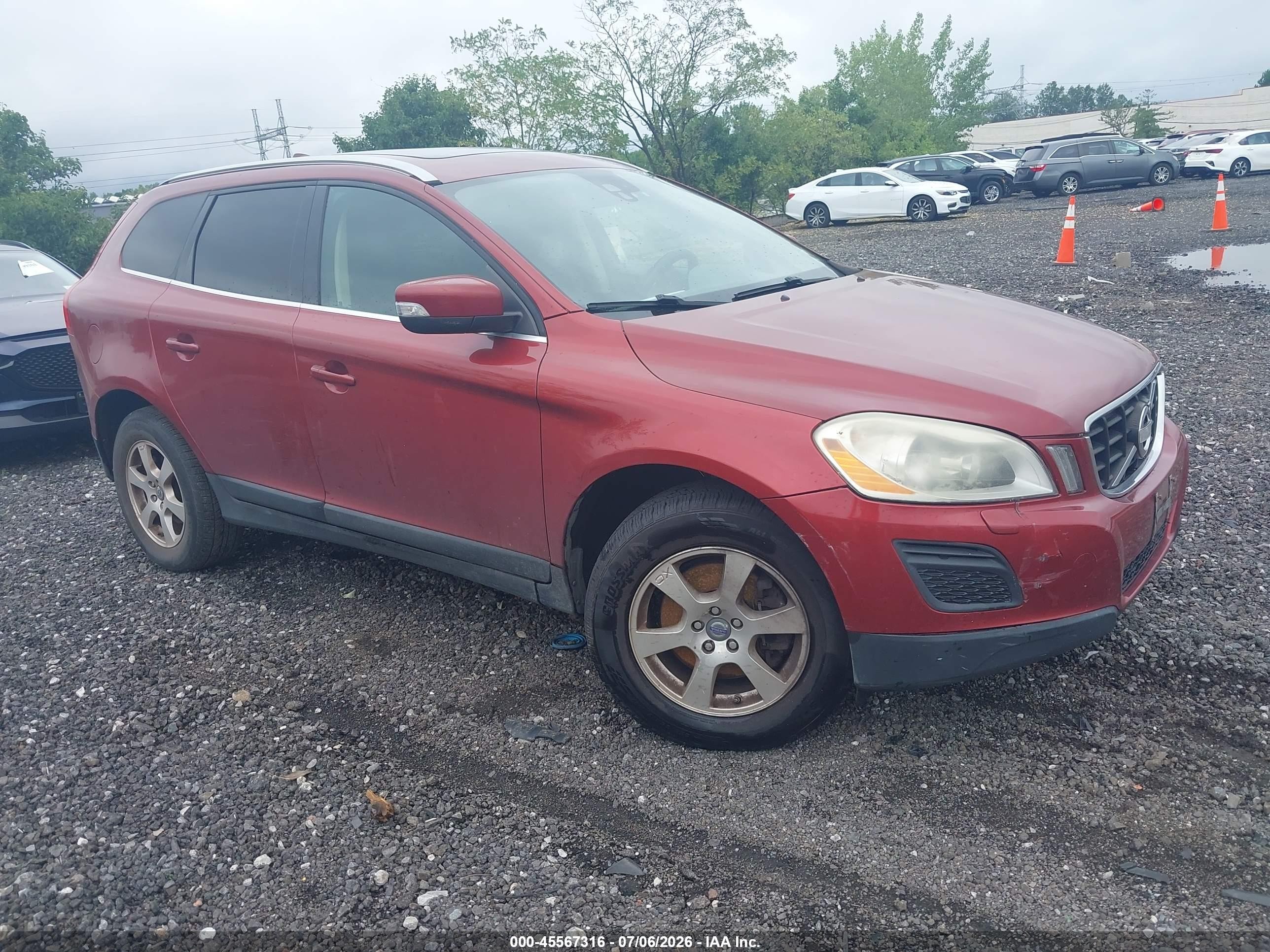 2011 Volvo XC60 3.2L, VIN YV4940DZ1B2217324 — Normal wear