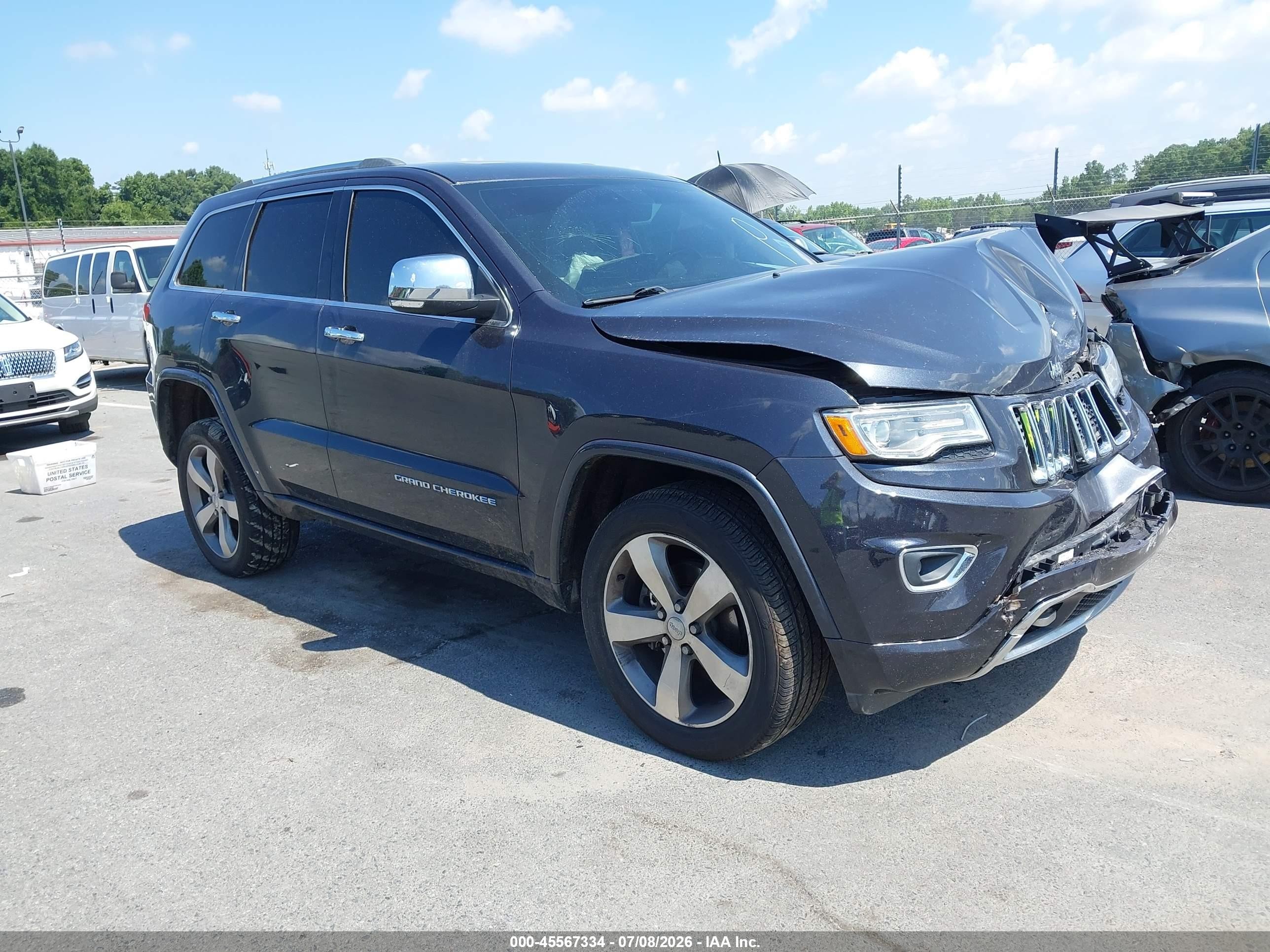 2015 Jeep Grand Cherokee Overland, VIN 1C4RJFCGXFC894824 — Перед