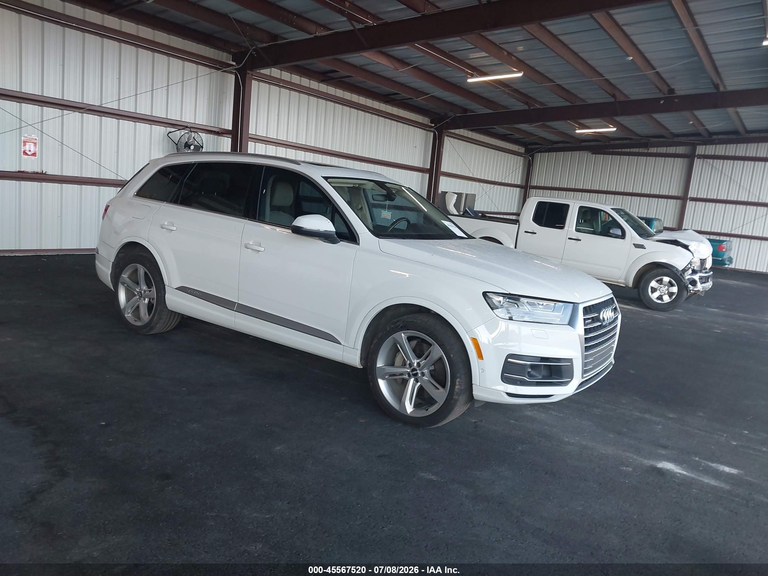 2019 Audi Q7 Prestige, VIN WA1VAAF76KD015430 — Rear end