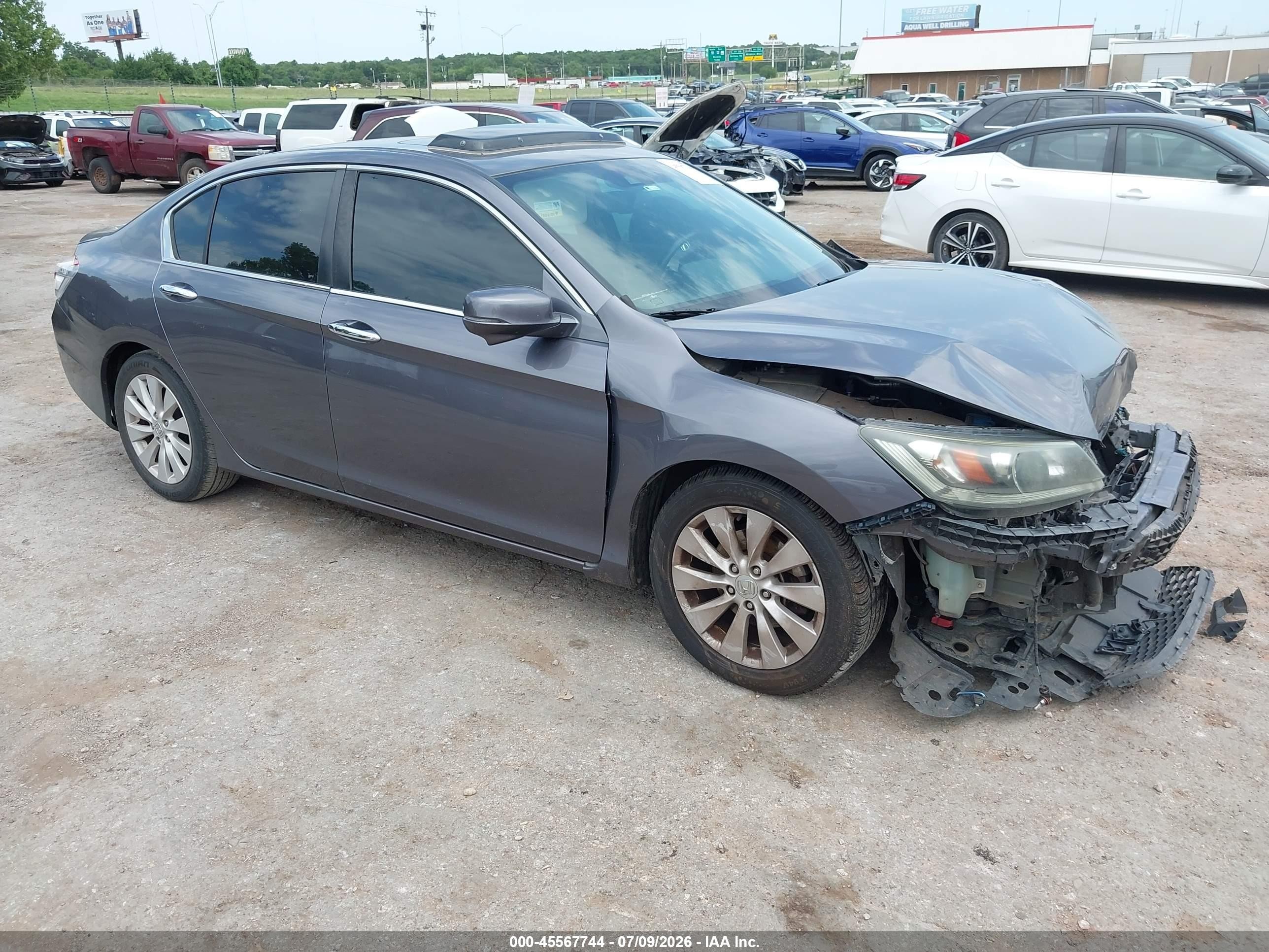 2015 Honda Accord EX-L, VIN 1HGCR2F86FA177233 — Front end