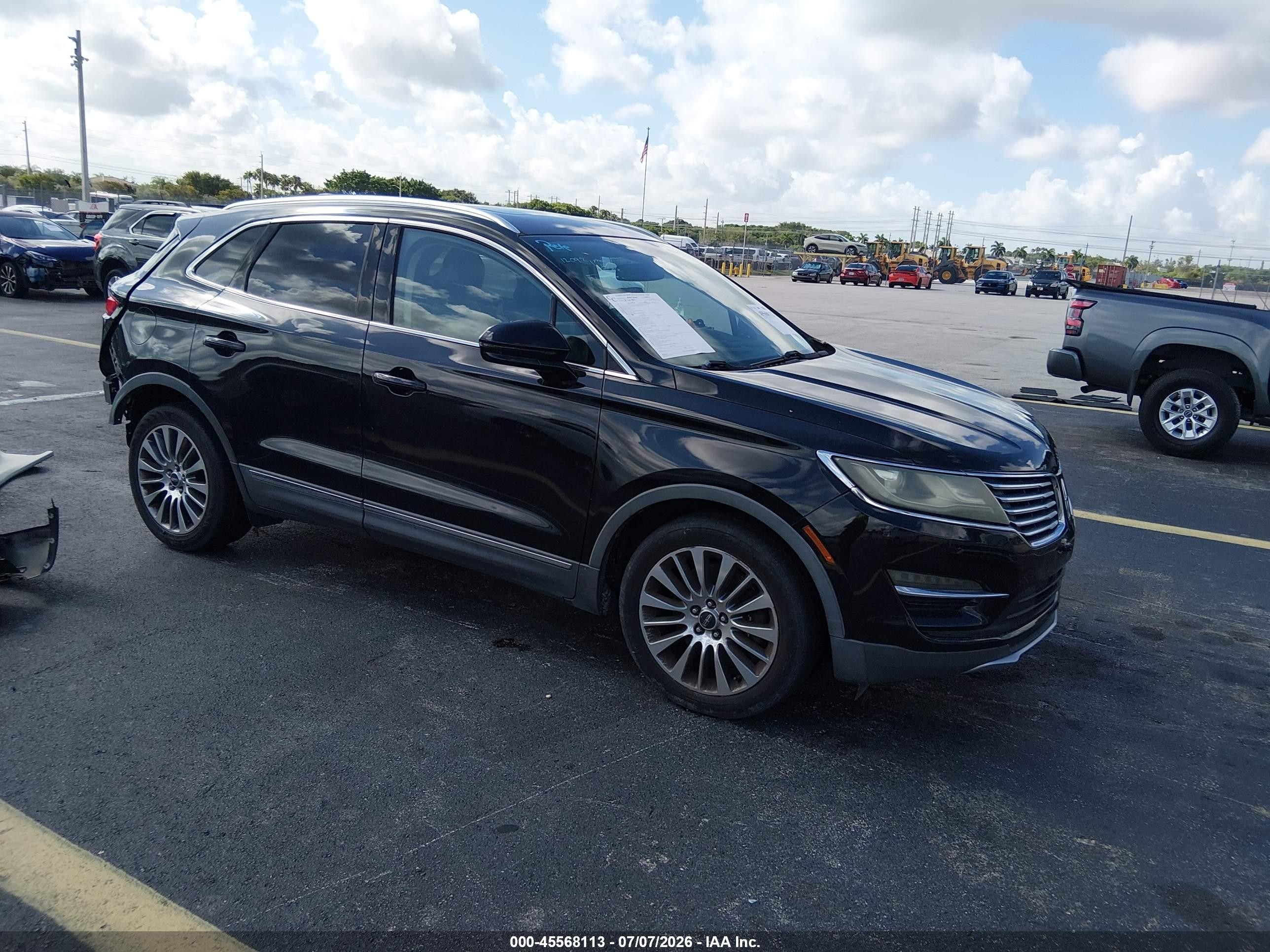 2016 Lincoln MKC Reserve, VIN 5LMCJ3C95GUJ00645 — Rear end