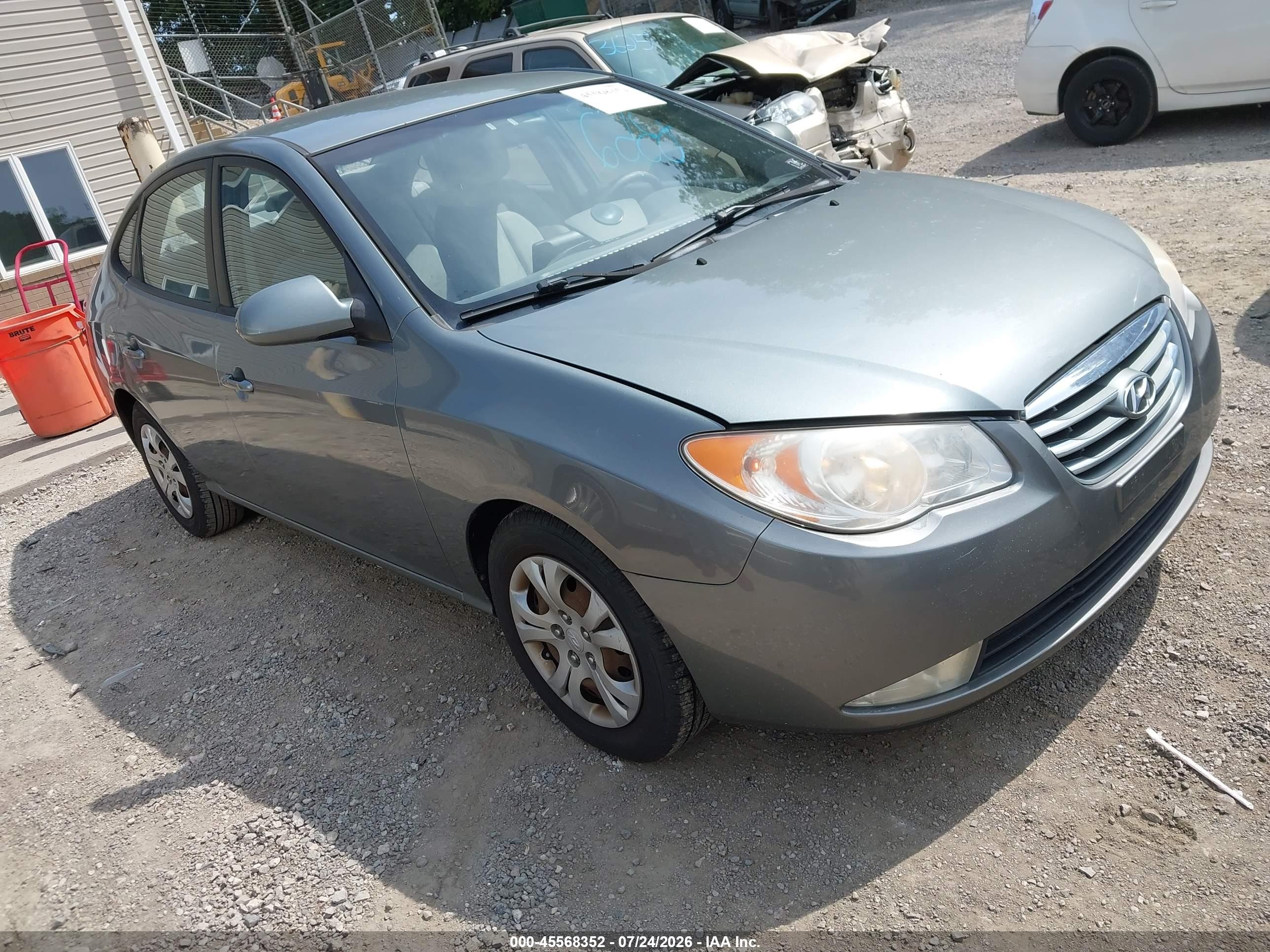 2010 Hyundai Elantra GLS, VIN KMHDU4AD0AU911868 — Normal wear