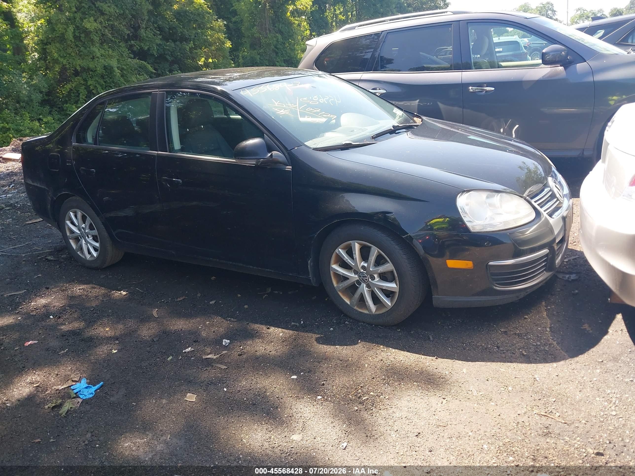 2010 Volkswagen Jetta SE, VIN 3VWRZ7AJ0AM121703 — Normal wear