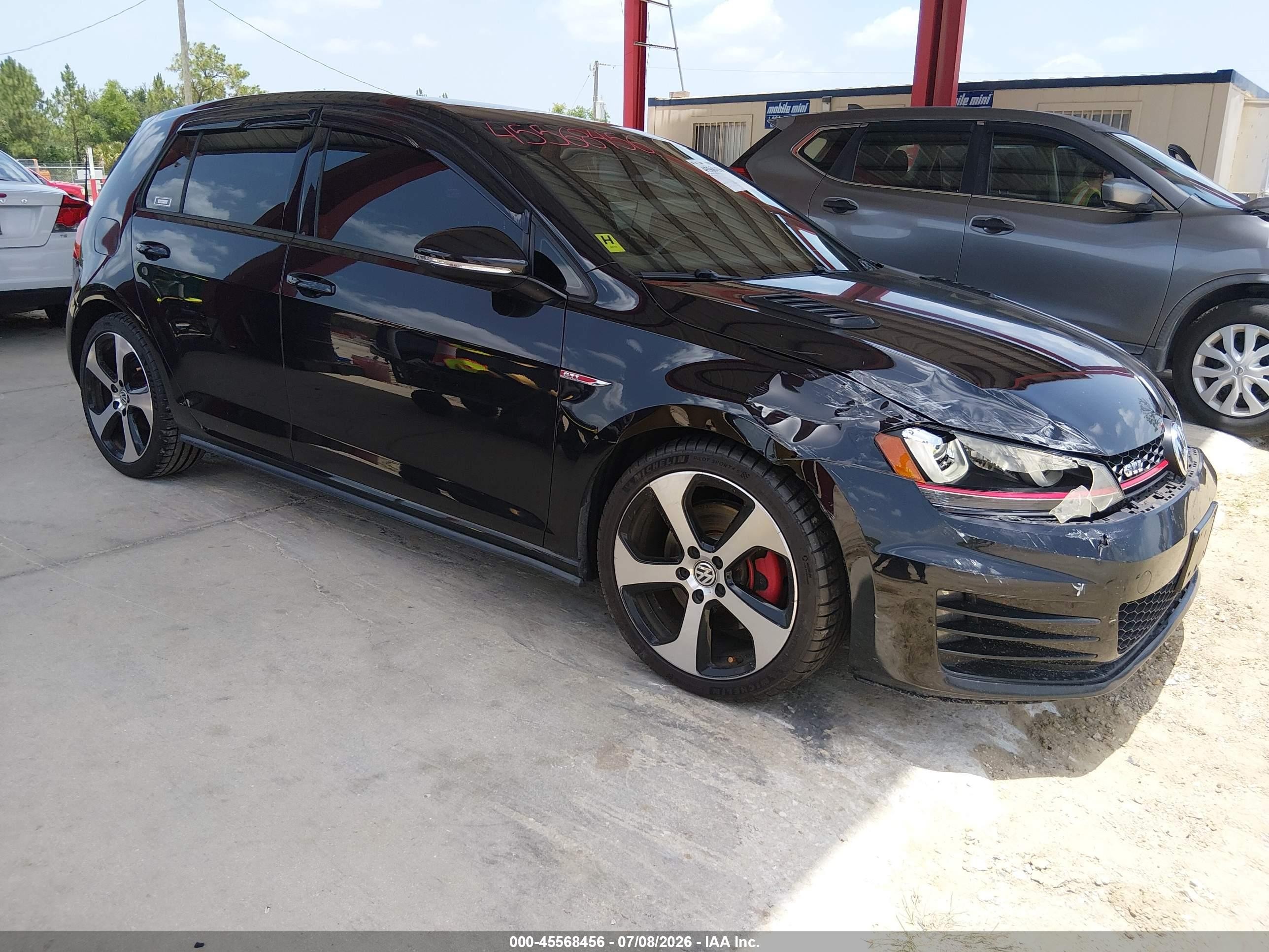 2015 Volkswagen Golf GTI S, VIN 3VW4T7AU8FM002665 — Front end
