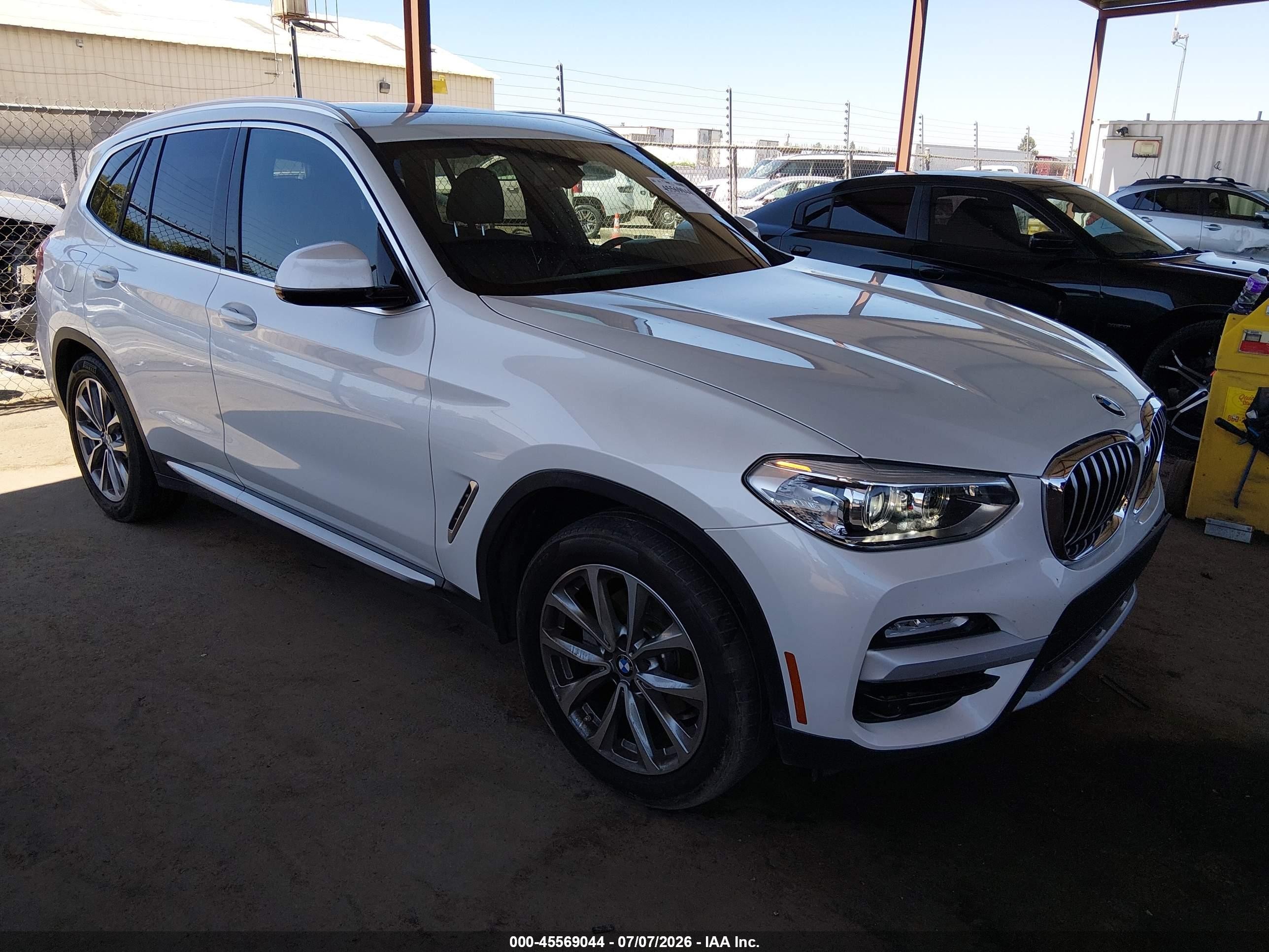 2019 BMW X3 sDrive30i, VIN 5UXTR7C57KLR51329 — Front end