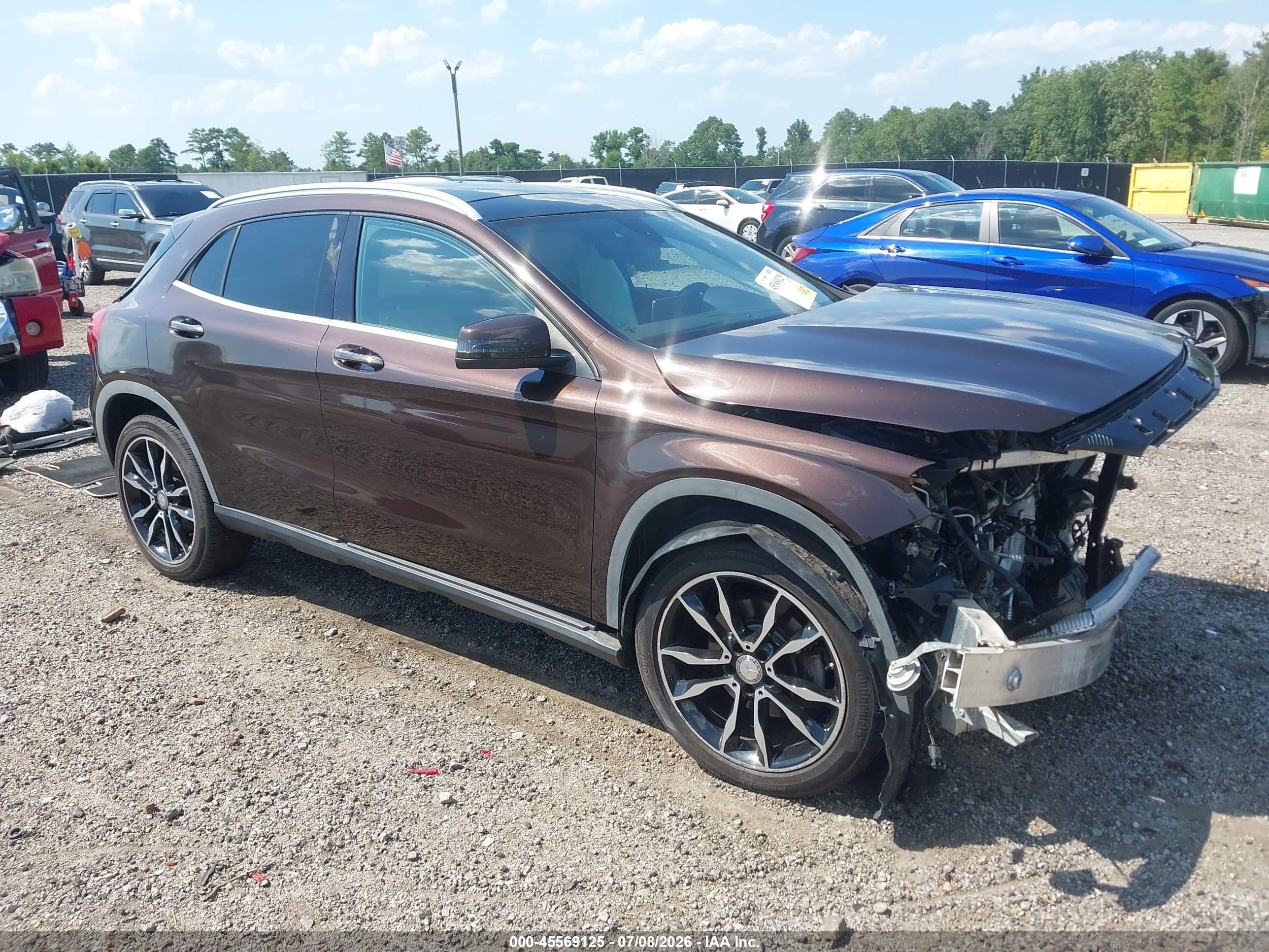 2017 Mercedes-Benz GLA 250, VIN WDCTG4EB1HJ299895 — Front end