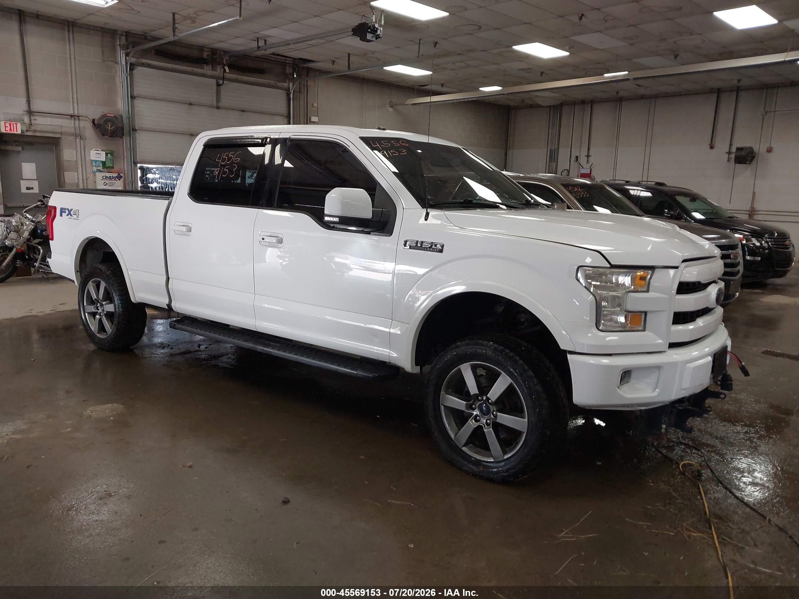 2015 Ford F-150 XLT, VIN 1FTFW1EFXFFA17339 — Front end