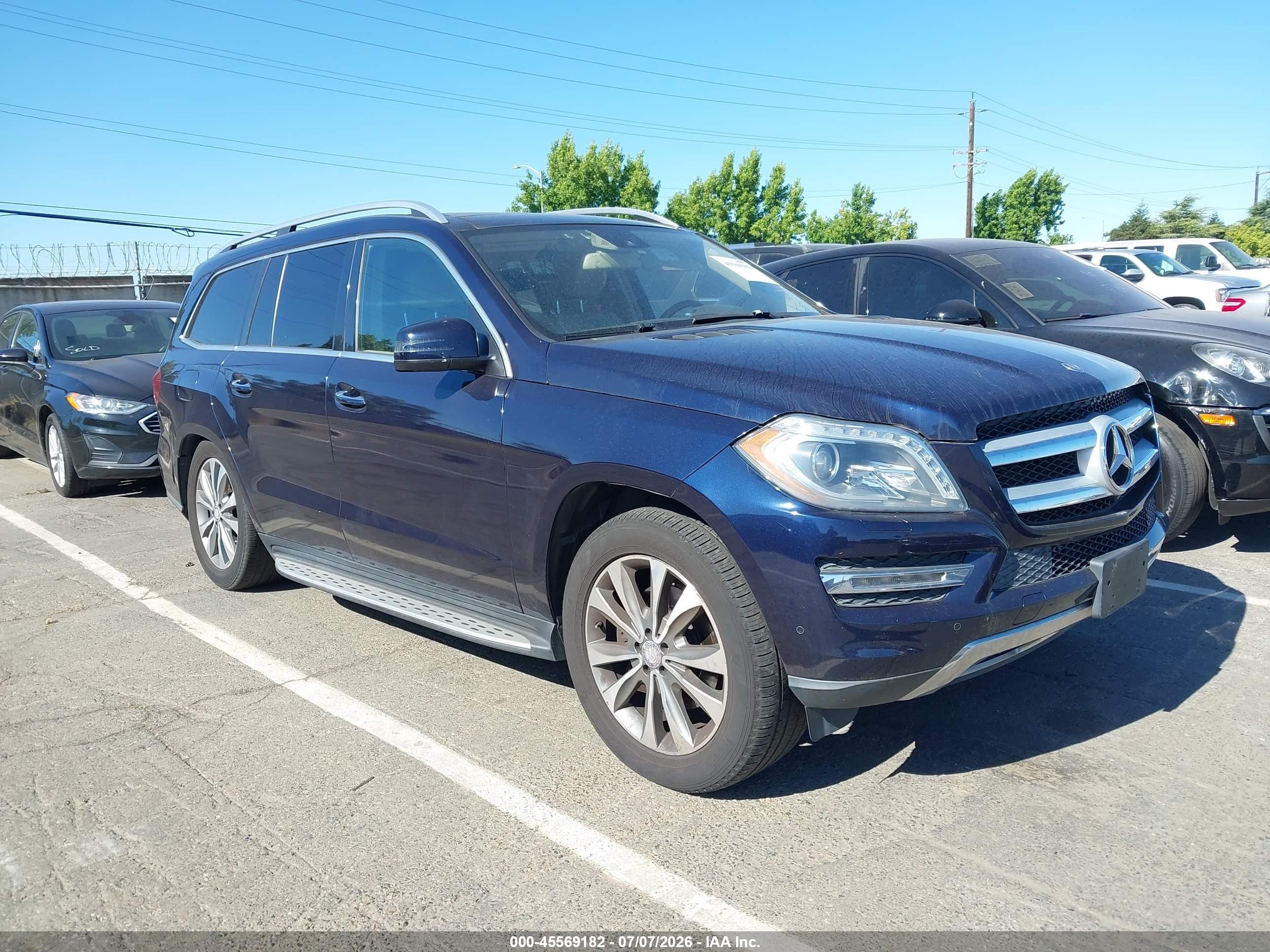 2014 Mercedes-Benz GL 450, VIN 4JGDF7CE9EA405755 — Front end