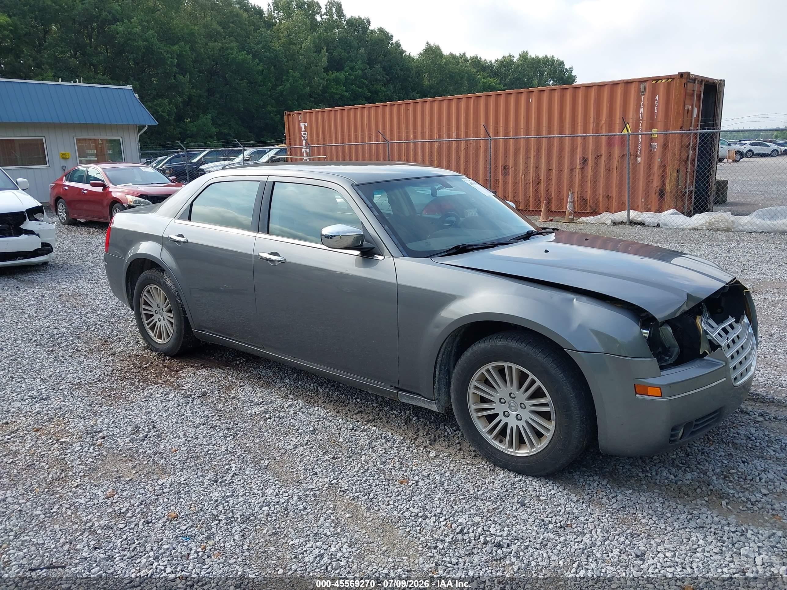 2010 Chrysler 300 Touring Plus, VIN 2C3CA1CV9AH318935 — Front end