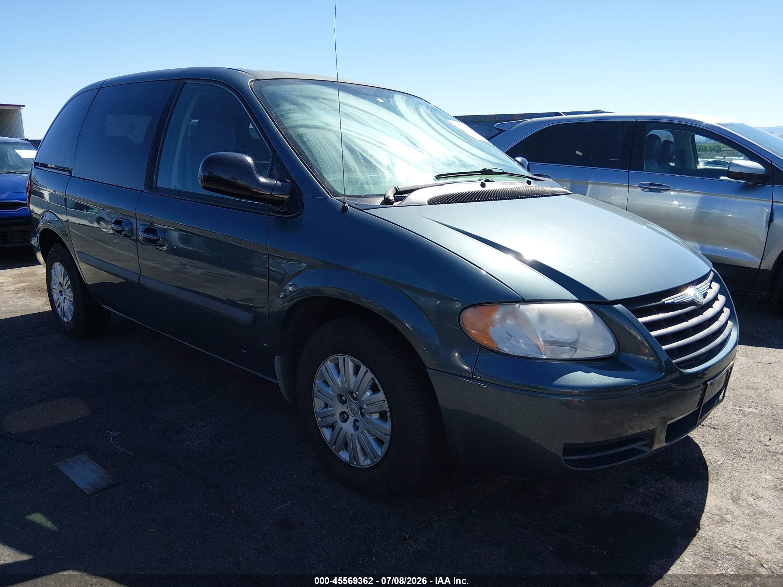 2007 Chrysler Town & Country, VIN 1A4GJ45R178152310 — Normal wear