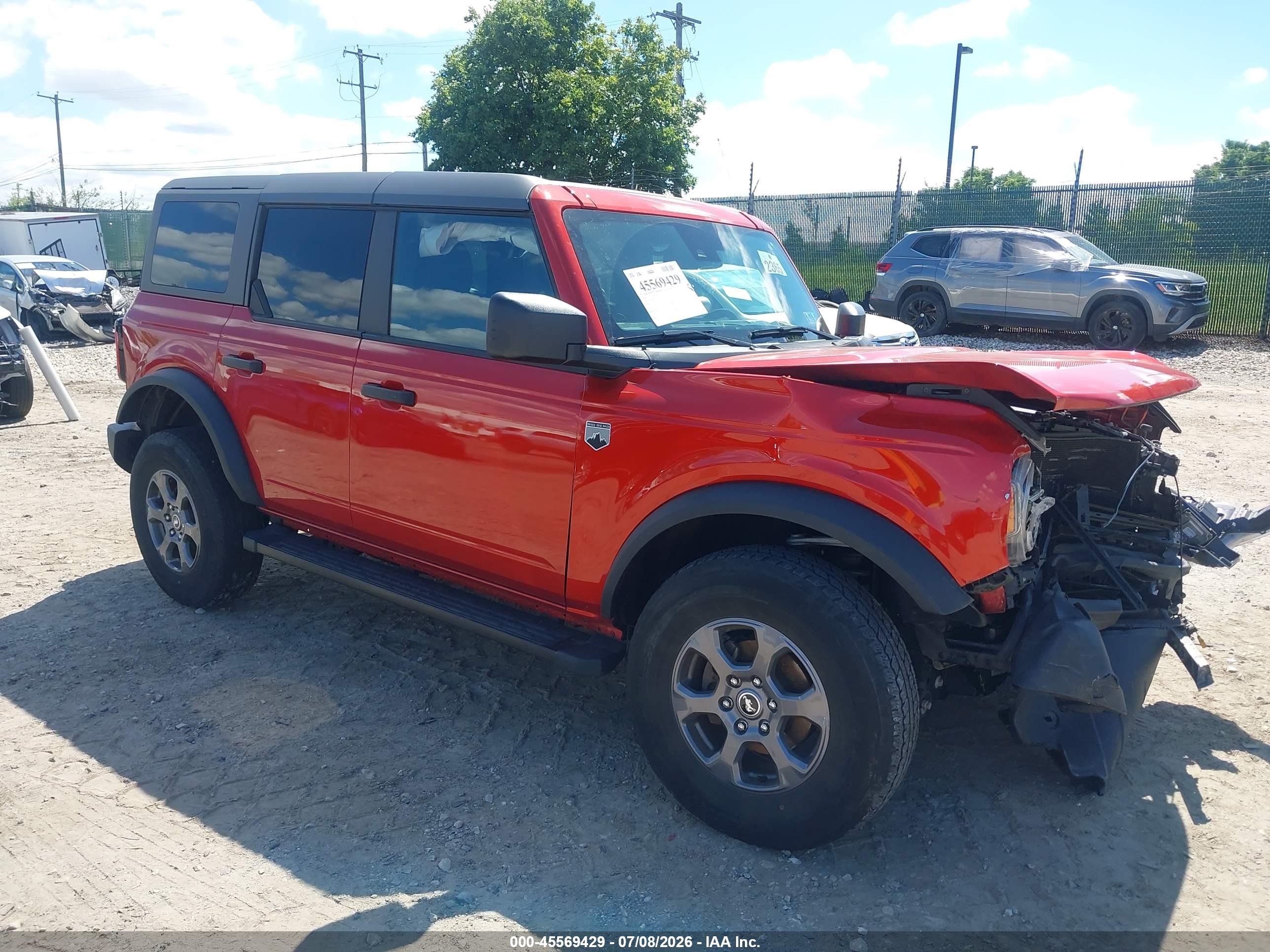 2024 Ford Bronco Big Bend, VIN 1FMDE7BH6RLA07914 — Front end