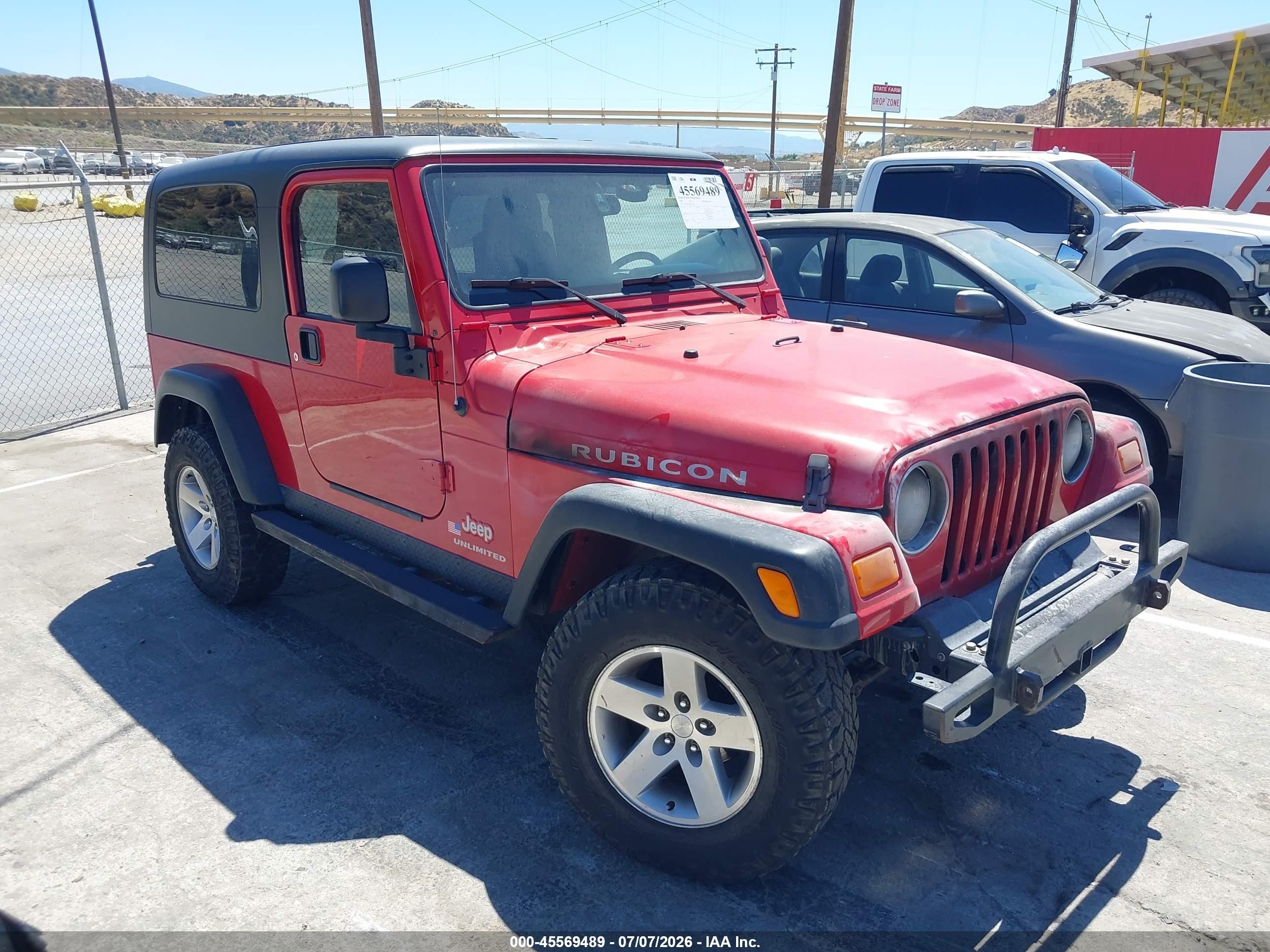 2006 Jeep Wrangler Unlimited Rubicon LWB, VIN 1J4FA64S46P722054 — Engine fire