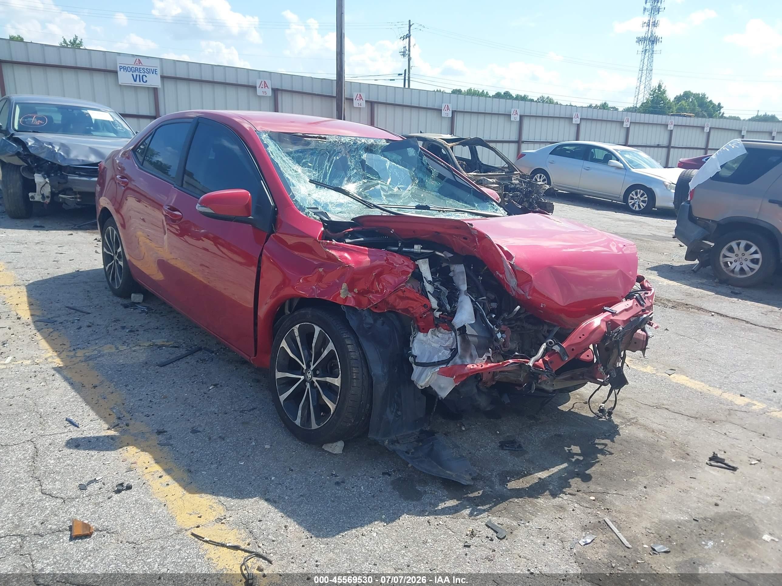 2019 Toyota Corolla LE, VIN 5YFBURHE5KP892370 — Front end