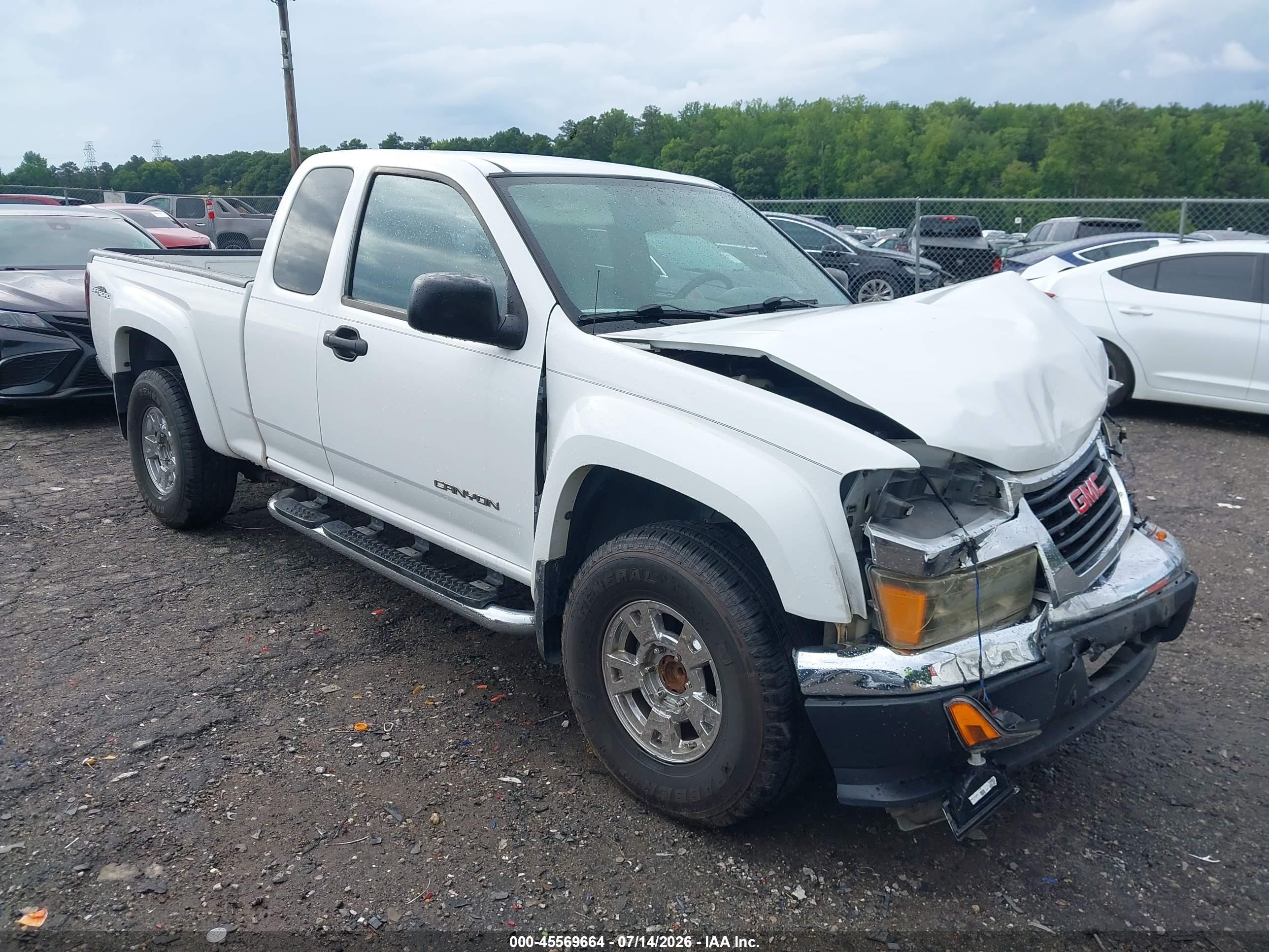 2005 GMC Canyon SL Z71, VIN 1GTDS196058107633 — Перед