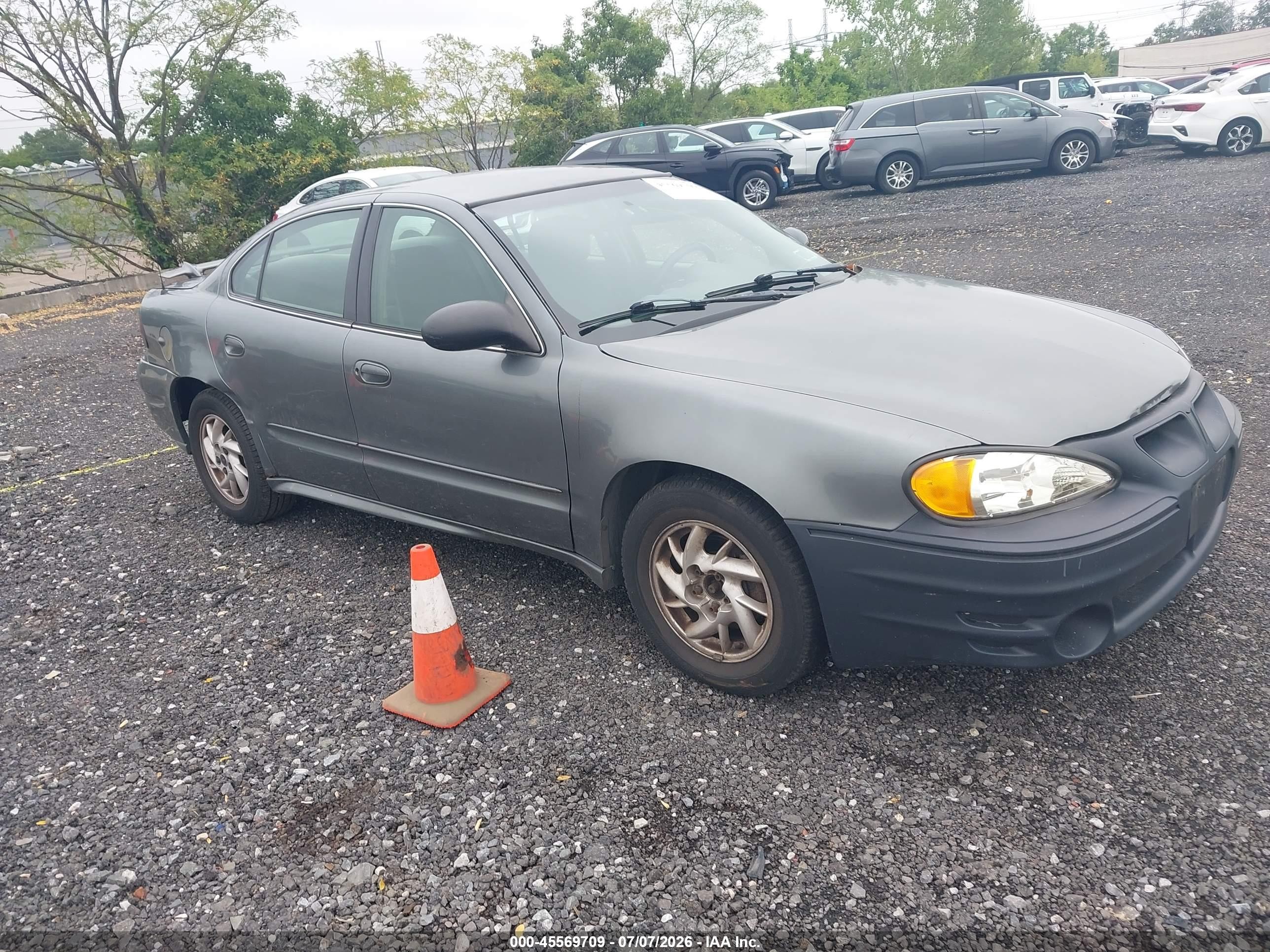 2003 Pontiac Grand Am SE, VIN 1G2NE52F23C258033 — Normal wear