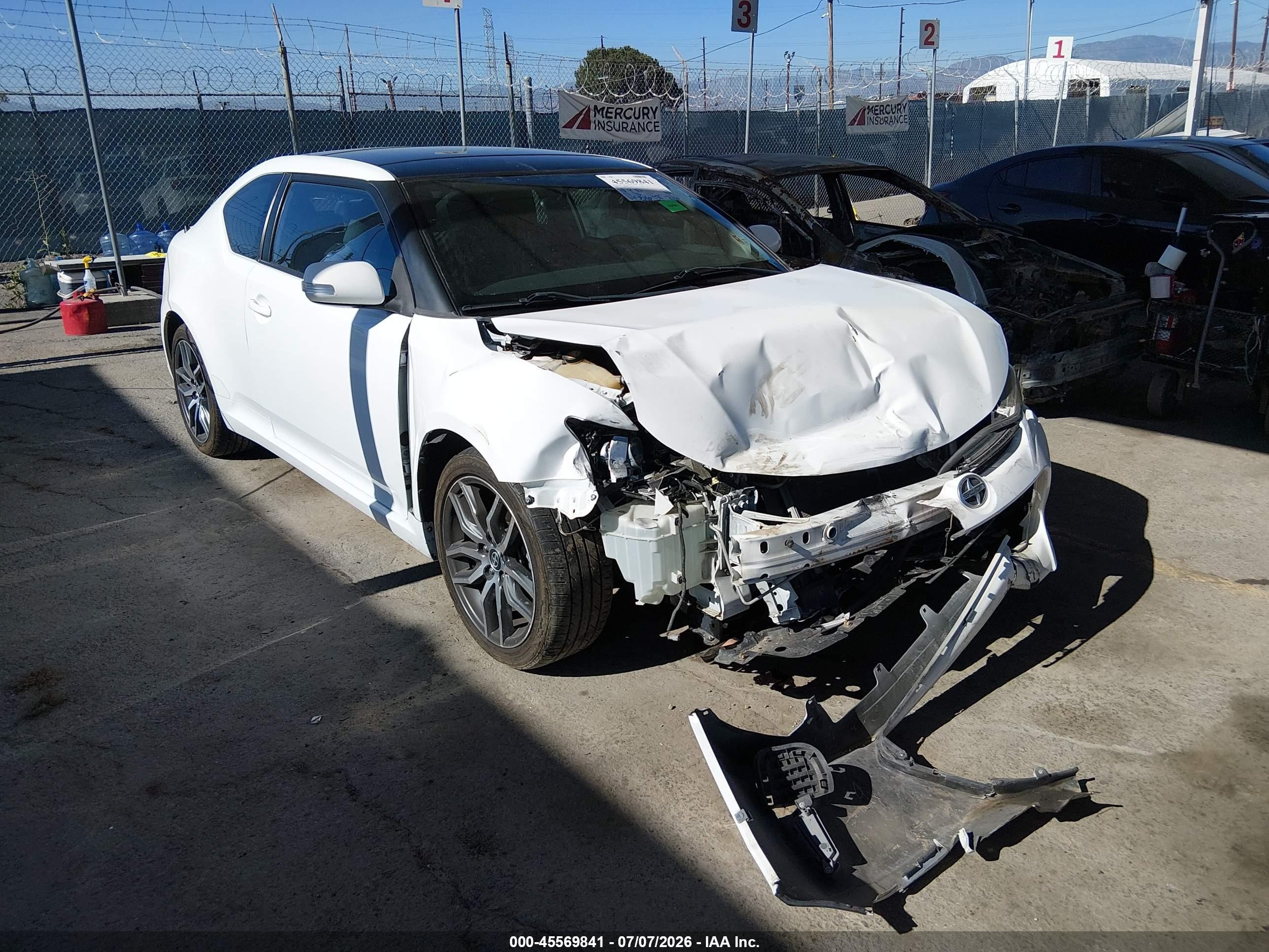 2014 Scion tC, VIN JTKJF5C77E3082283 — Front end