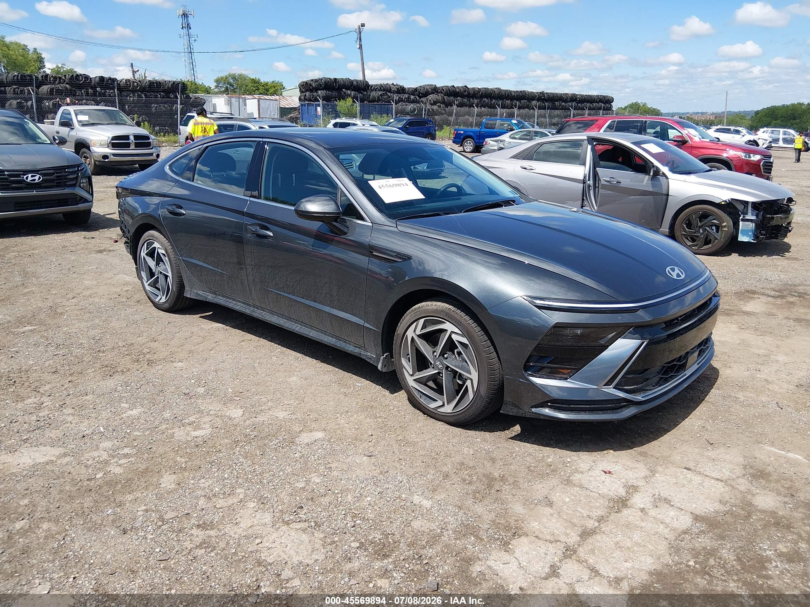 2026 Hyundai Sonata SEL Sport, VIN KMHL64JA1TA564602 — Rear end