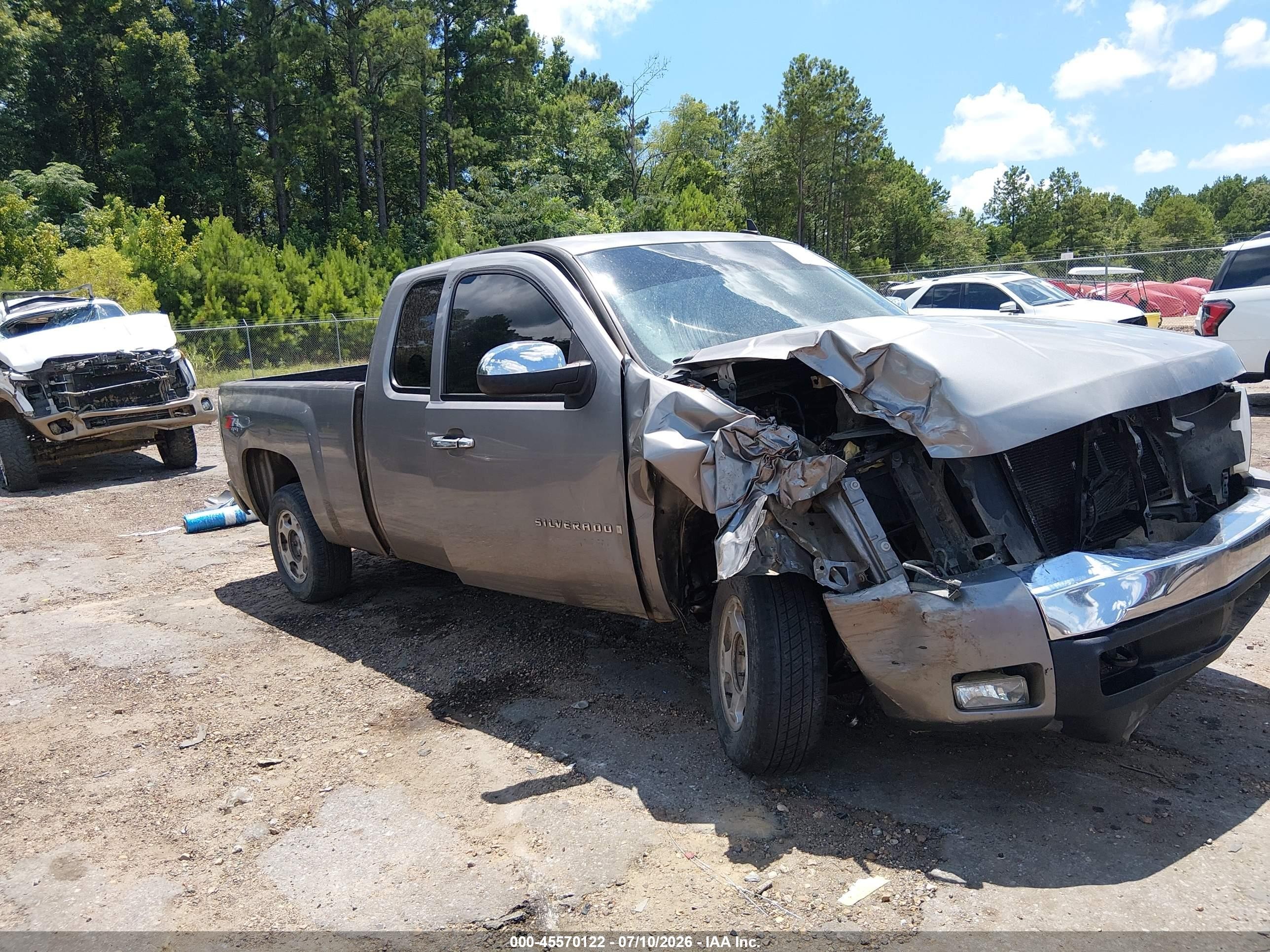 2008 Chevrolet Silverado 1500 1LT, VIN 2GCEK19J081197690 — Front end