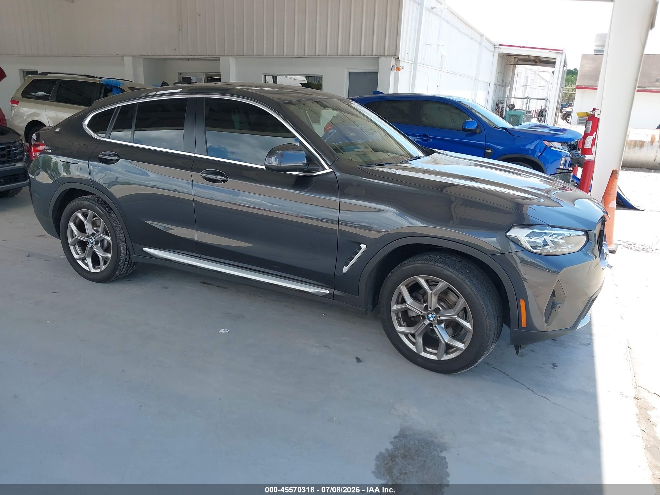 2022 BMW X4 xDrive30i, VIN 5UX33DT05N9H43409 — Side